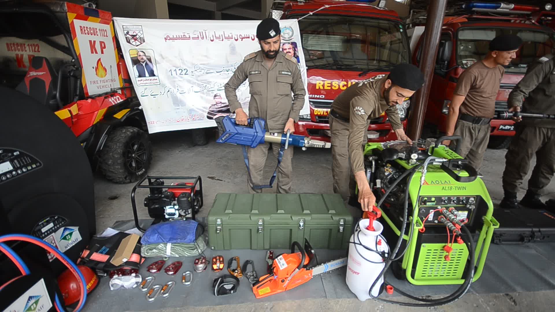 Pakistan's rescue workers receive new equipment for emergency operations
