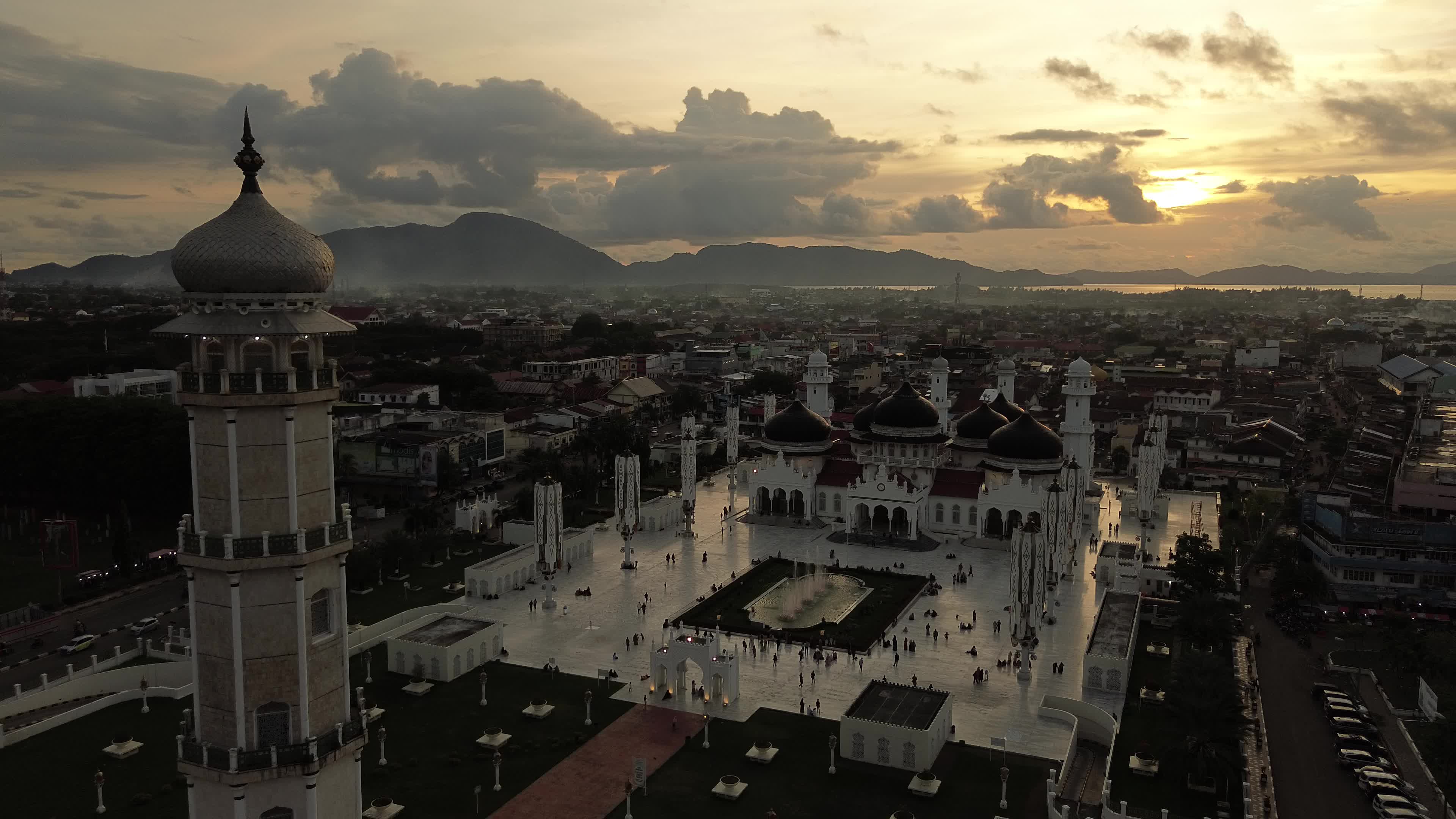 Sunset at the Baiturrahman Grand Mosque in Banda Aceh