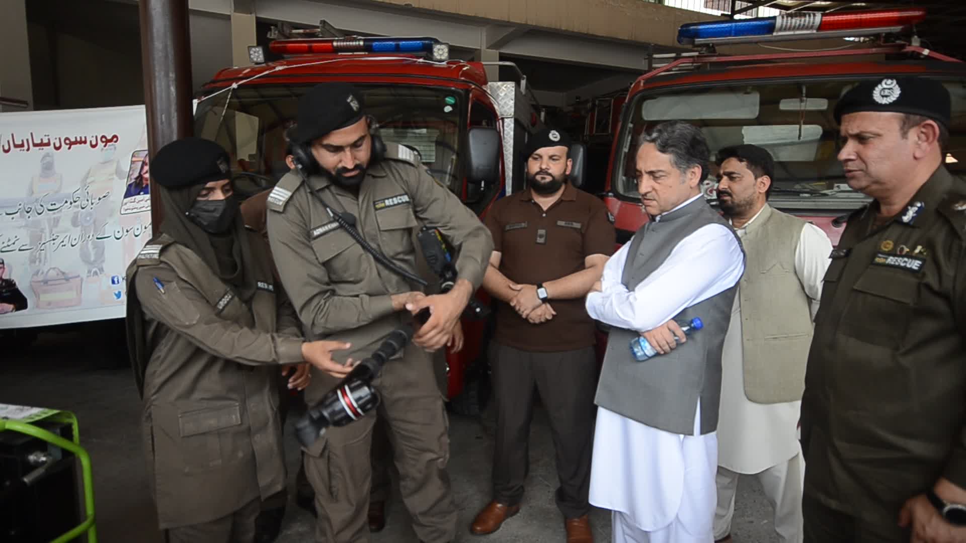 Pakistan's rescue workers receive new equipment for emergency operations
