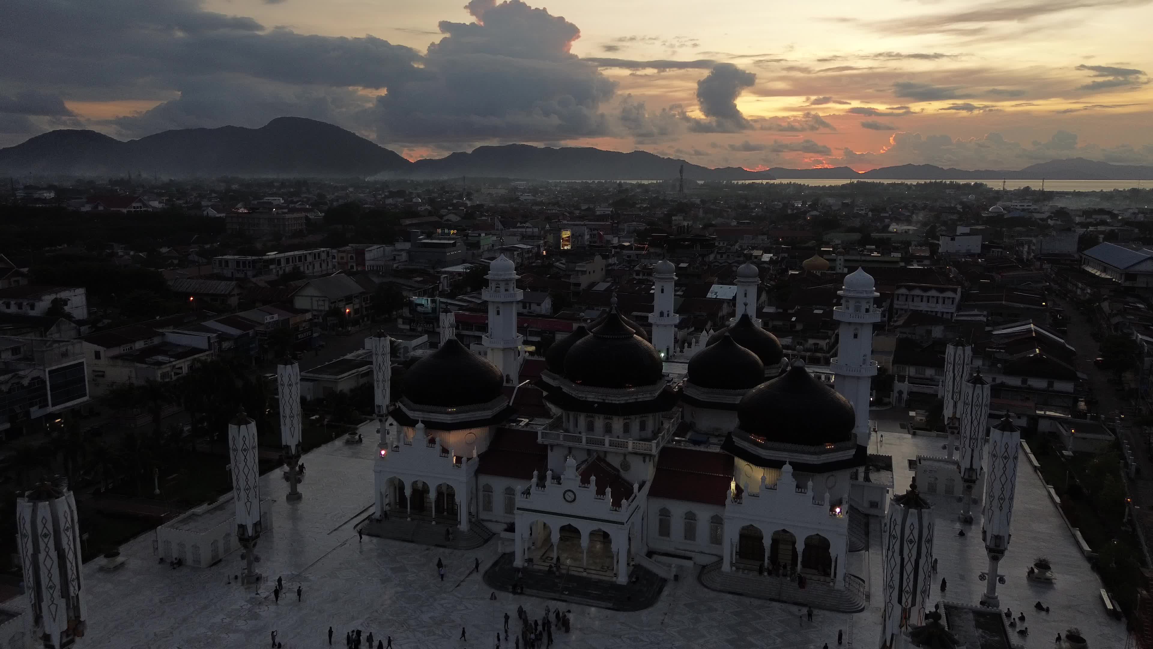 Sunset at the Baiturrahman Grand Mosque in Banda Aceh