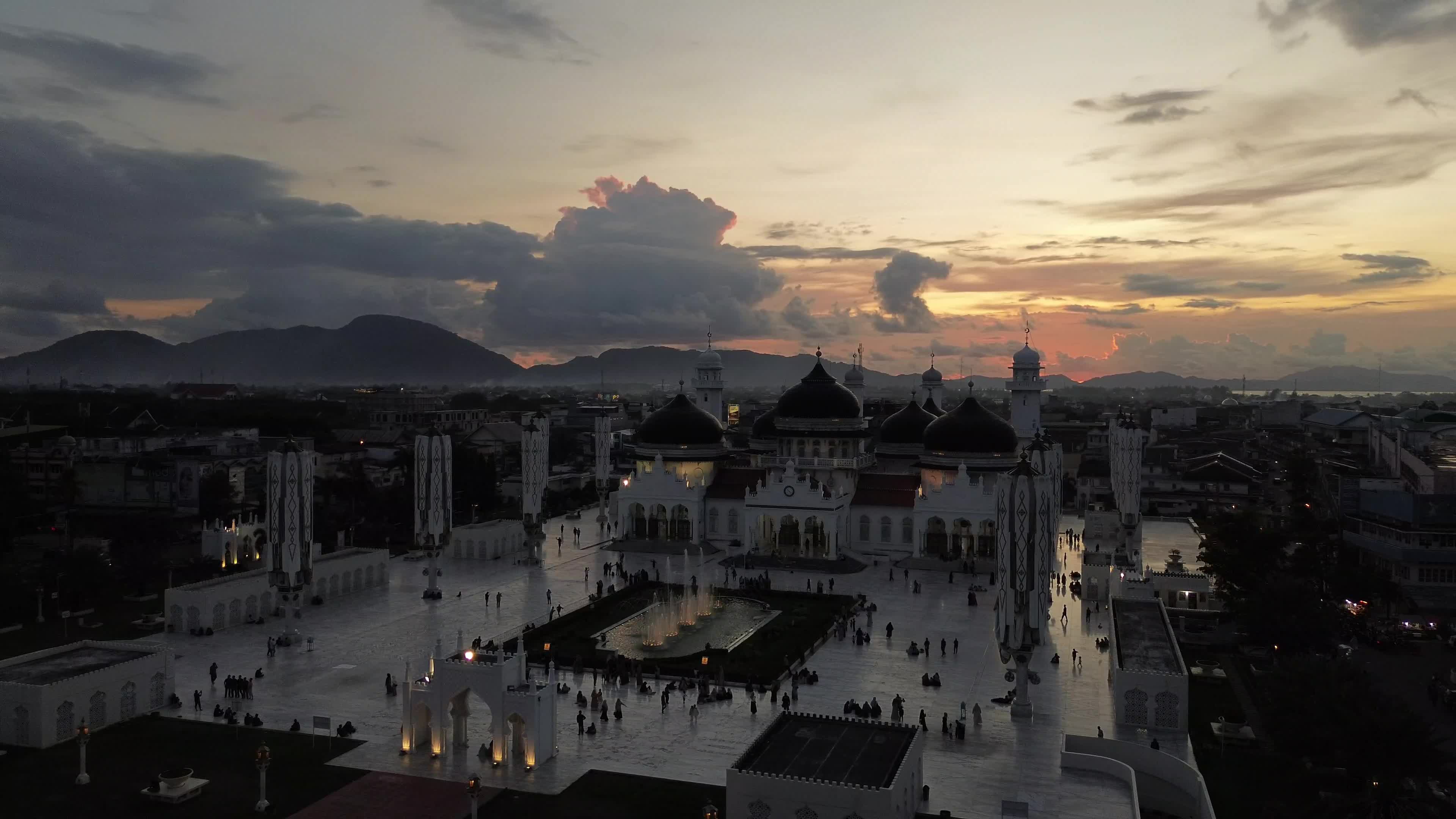 Sunset at the Baiturrahman Grand Mosque in Banda Aceh