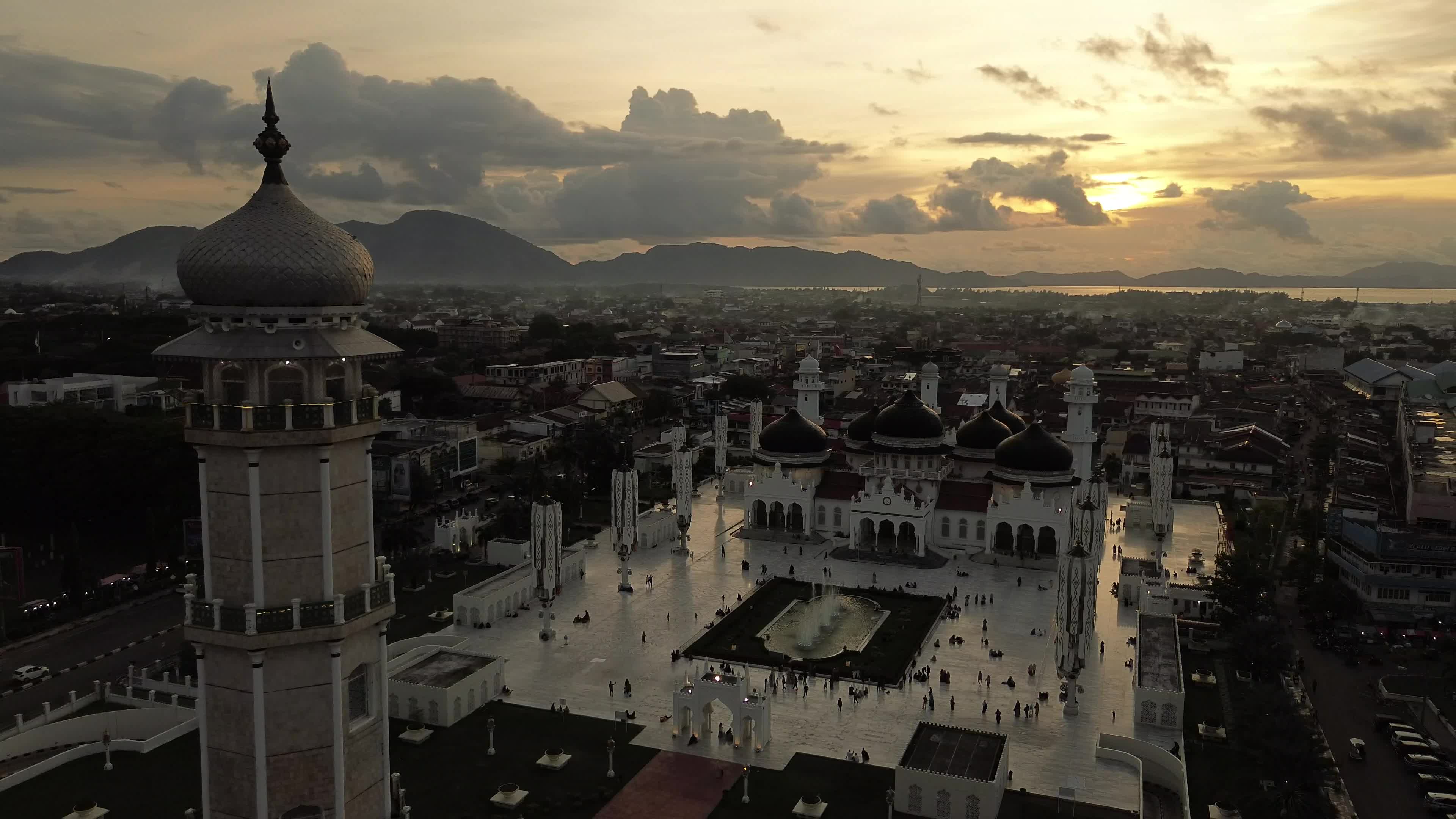Sunset at the Baiturrahman Grand Mosque in Banda Aceh