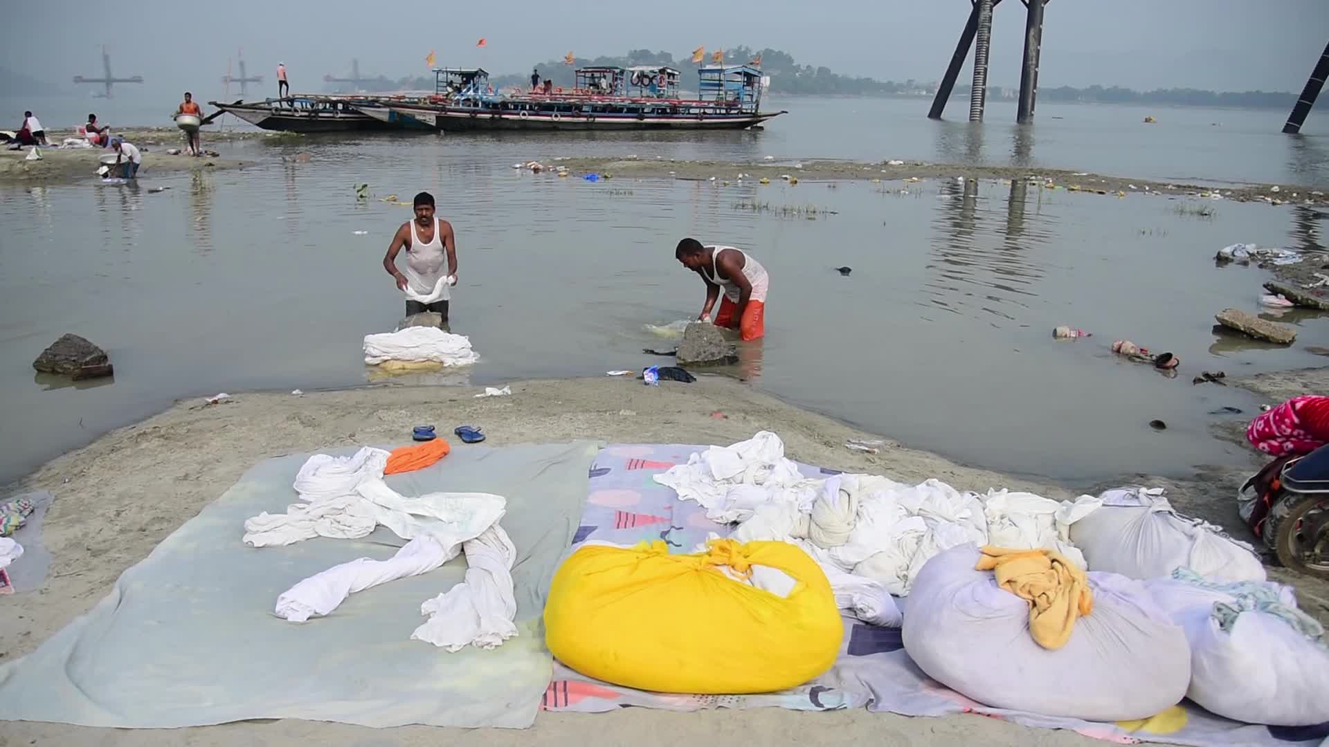  Laundry workers in India 