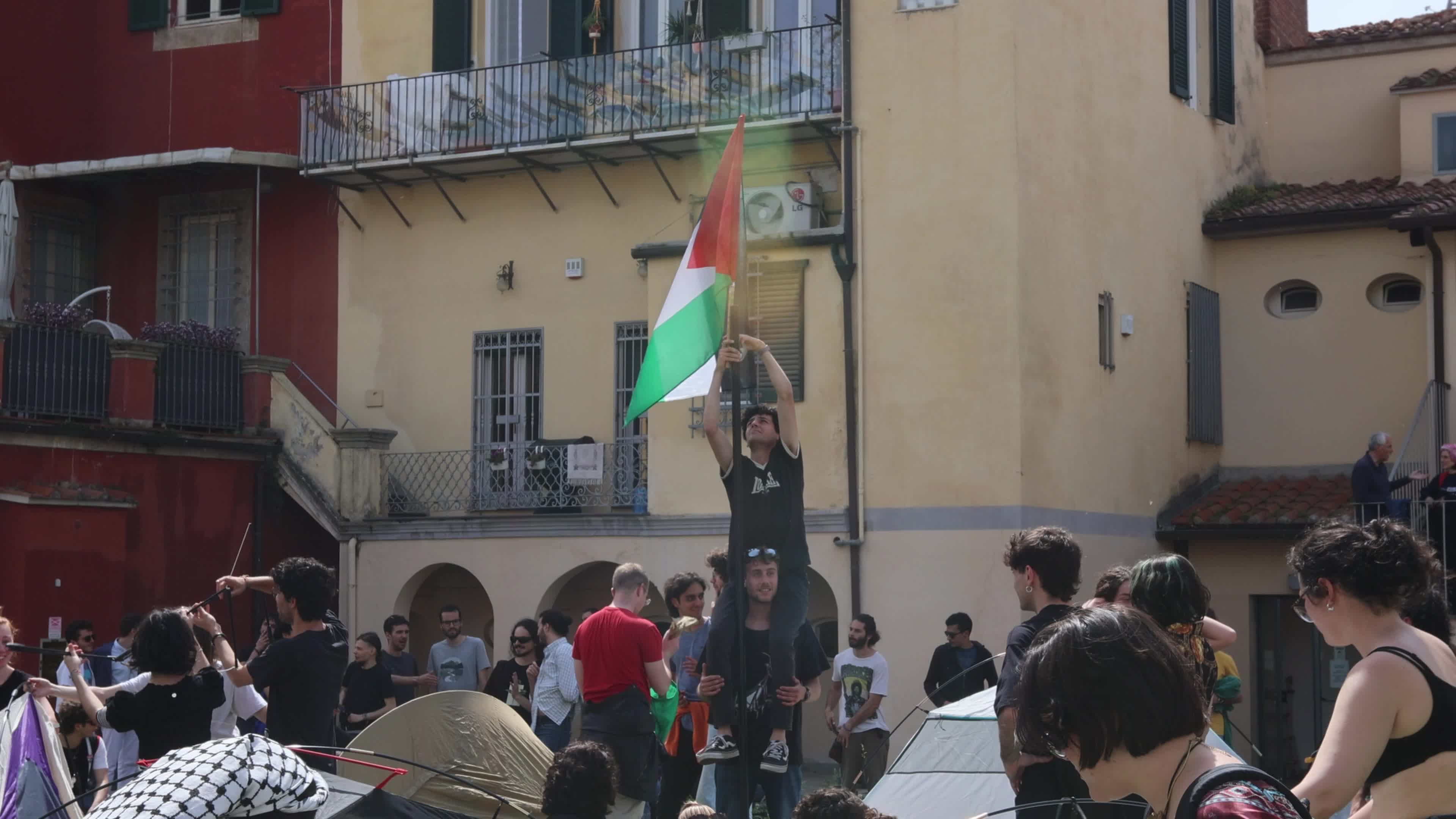 Students for Palestine camp in the gardens of the University of Pisa