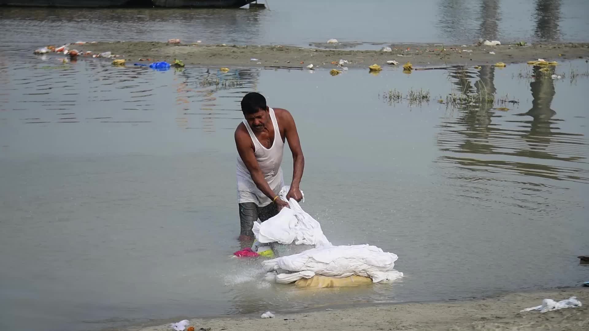  Laundry workers in India 