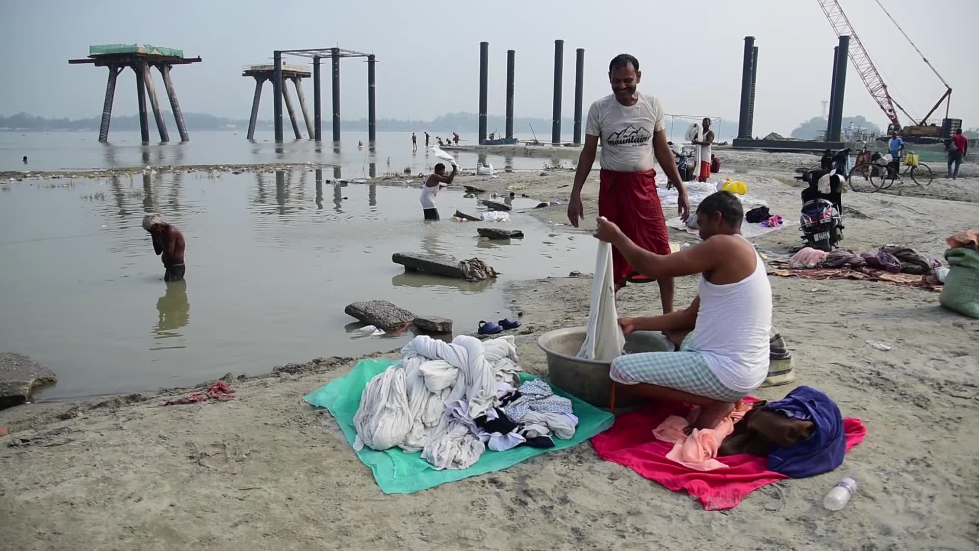  Laundry workers in India 