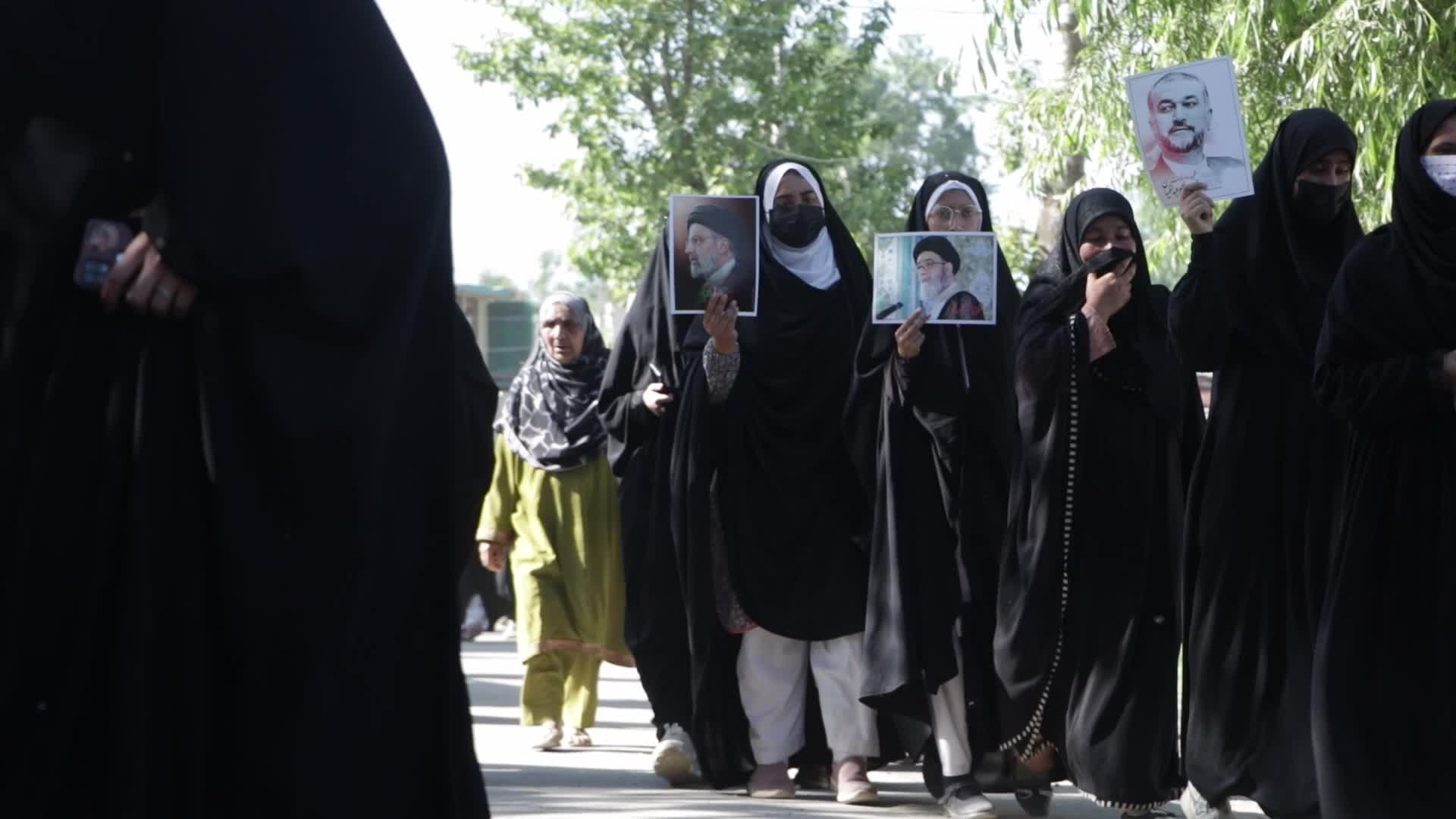 Kashmiri Shia Muslims Rally After Iranian Officials Killed in Helicopter Crash