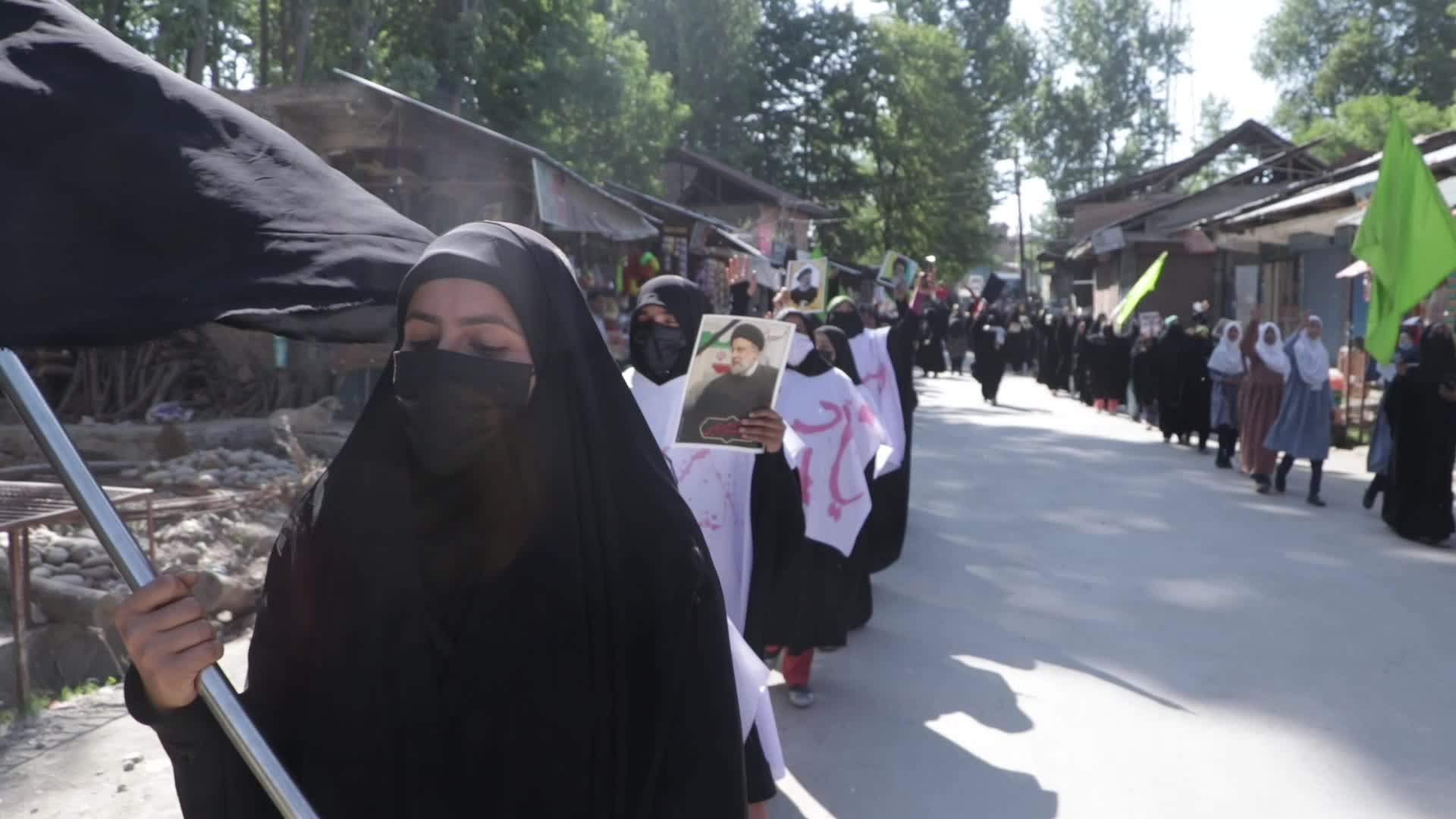 Kashmiri Shia Muslims Rally After Iranian Officials Killed in Helicopter Crash