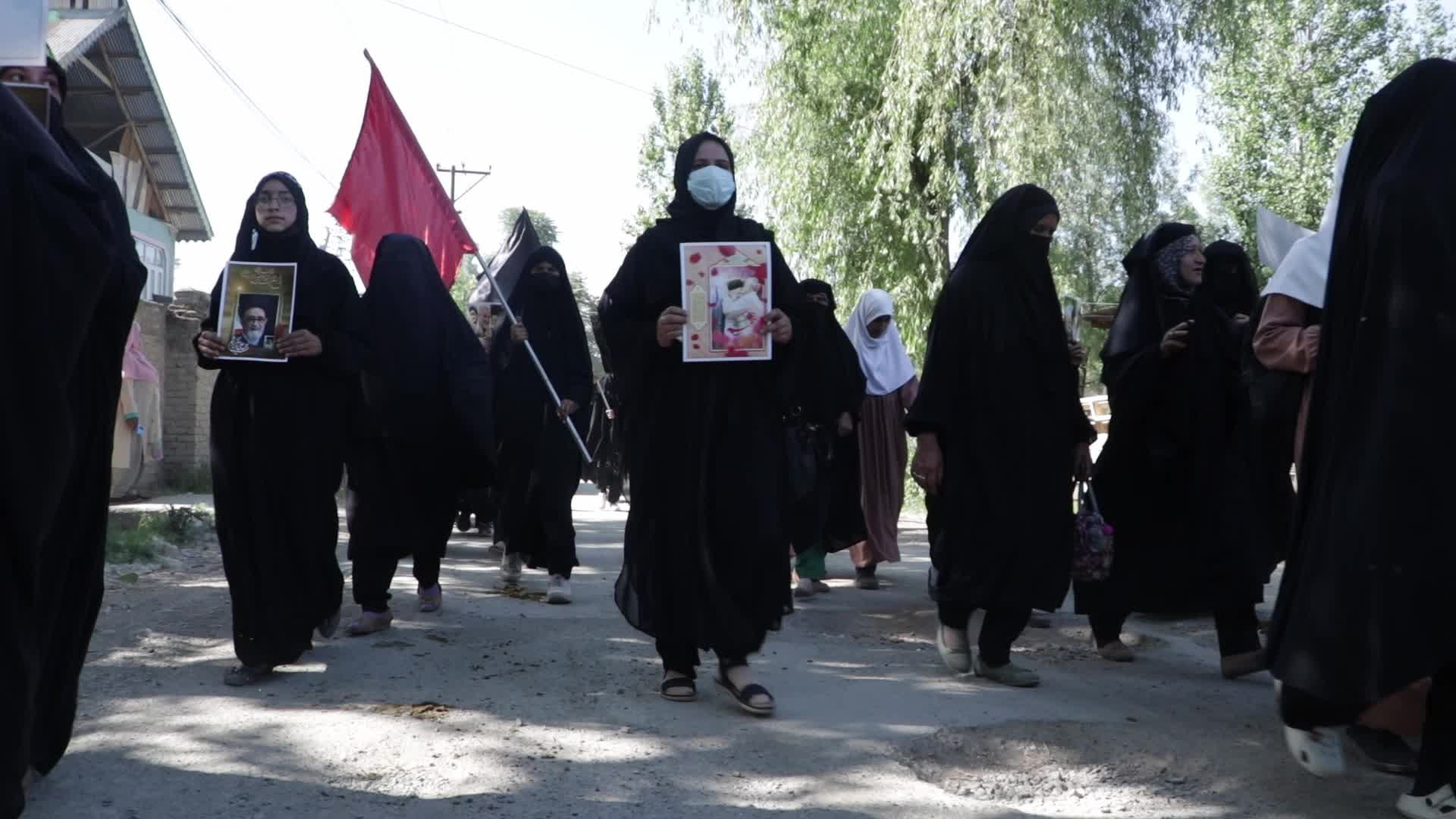 Kashmiri Shia Muslims Rally After Iranian Officials Killed in Helicopter Crash
