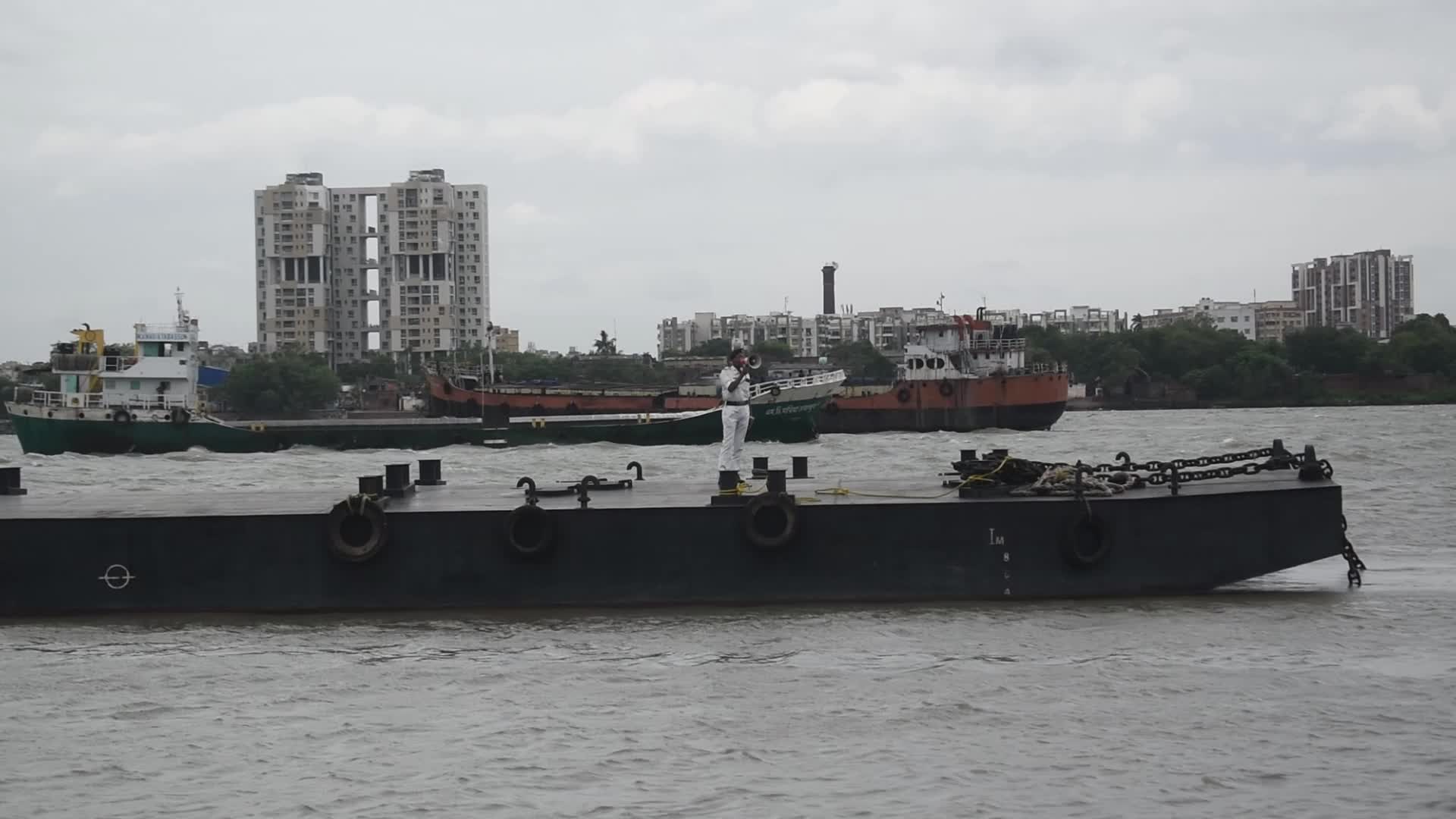 Cyclone Remal effects in Kolkata, India