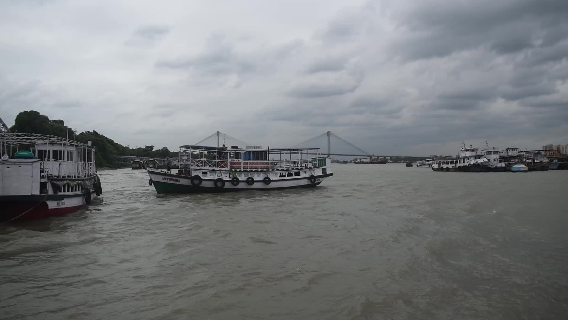 Cyclone Remal effects in Kolkata, India