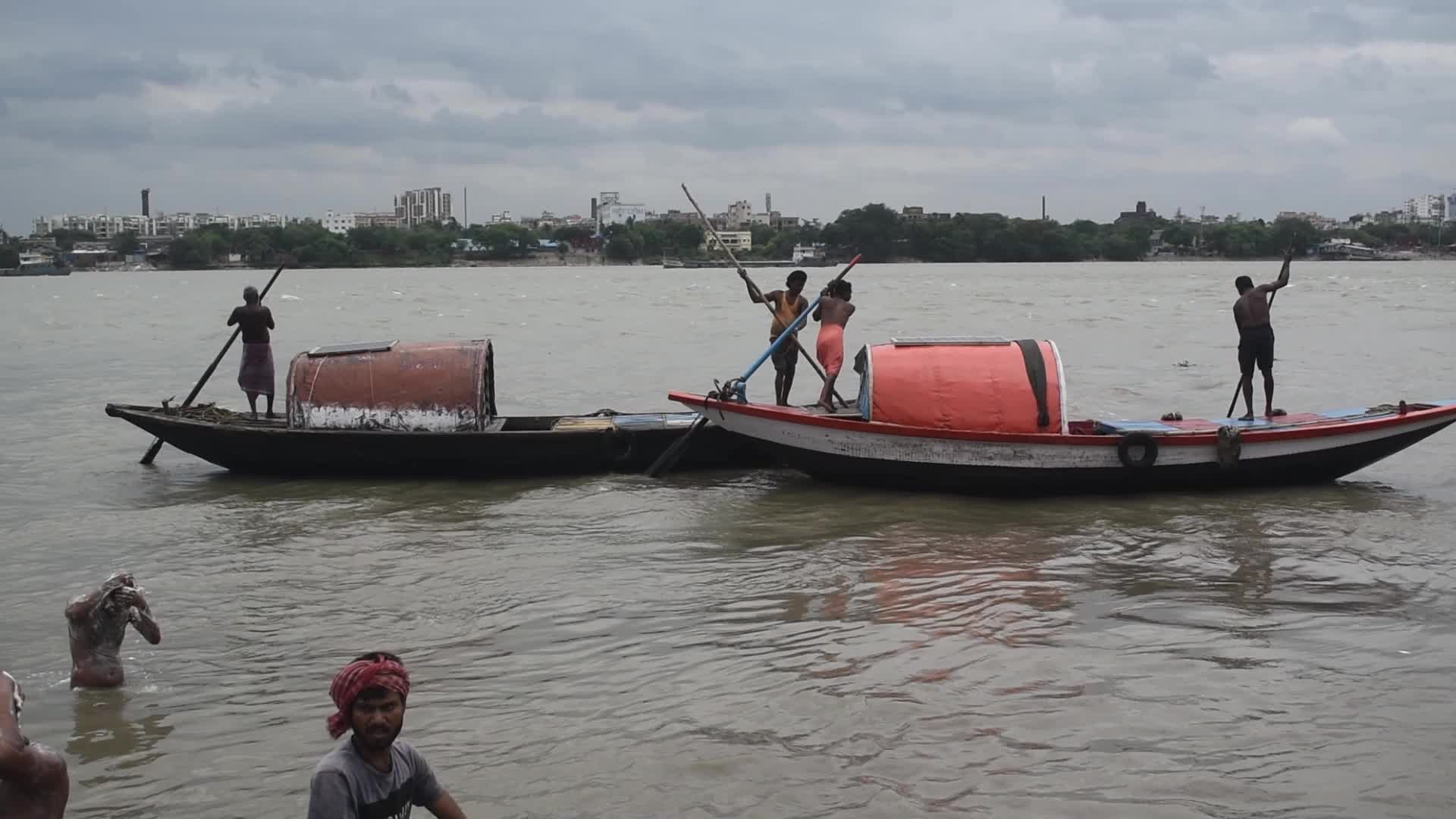 Cyclone Remal effects in Kolkata, India