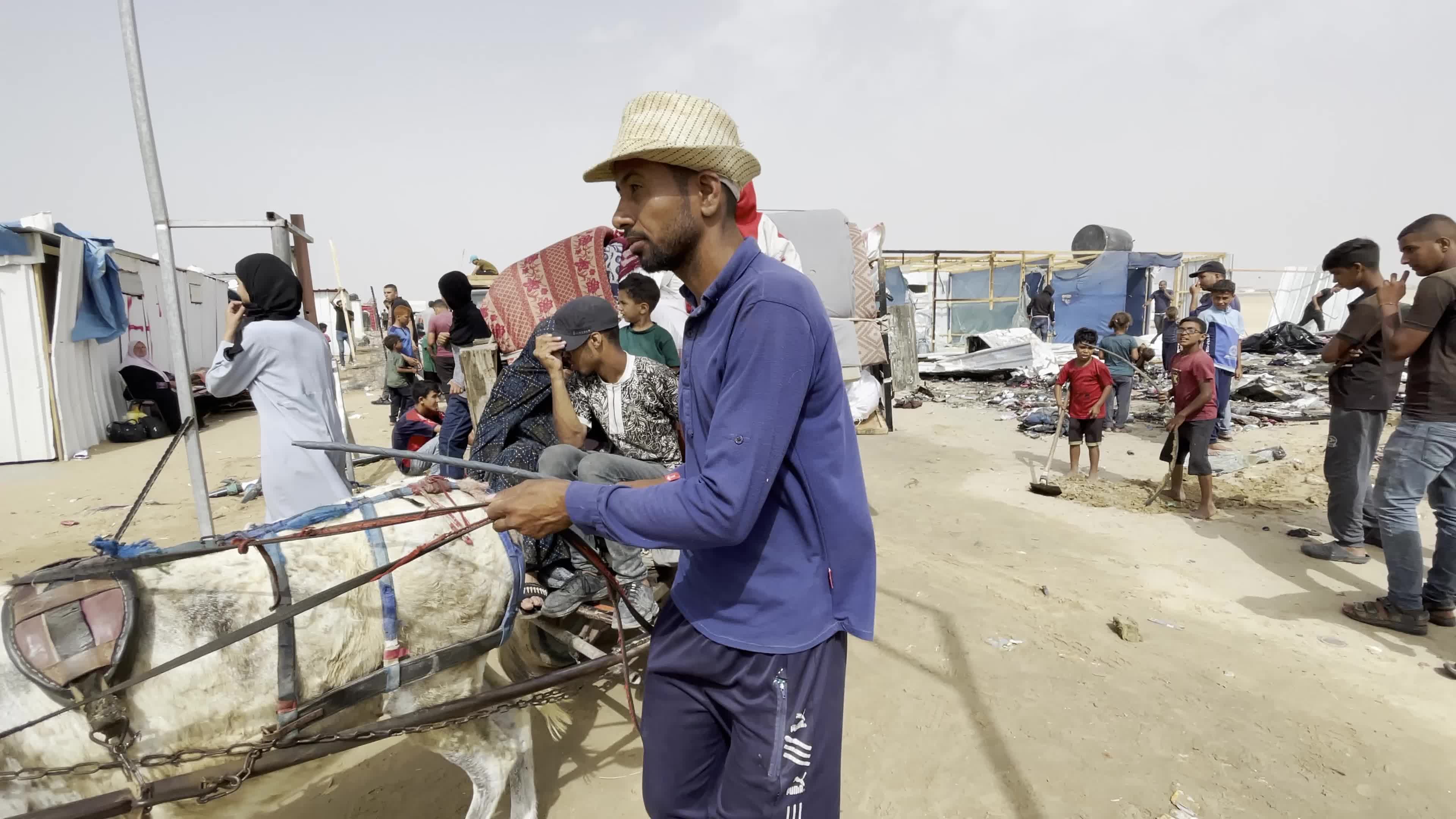 Tents Housing Internally Displaced Palestinians Crowd the Beach in Deir el-Balah, Gaza Strip