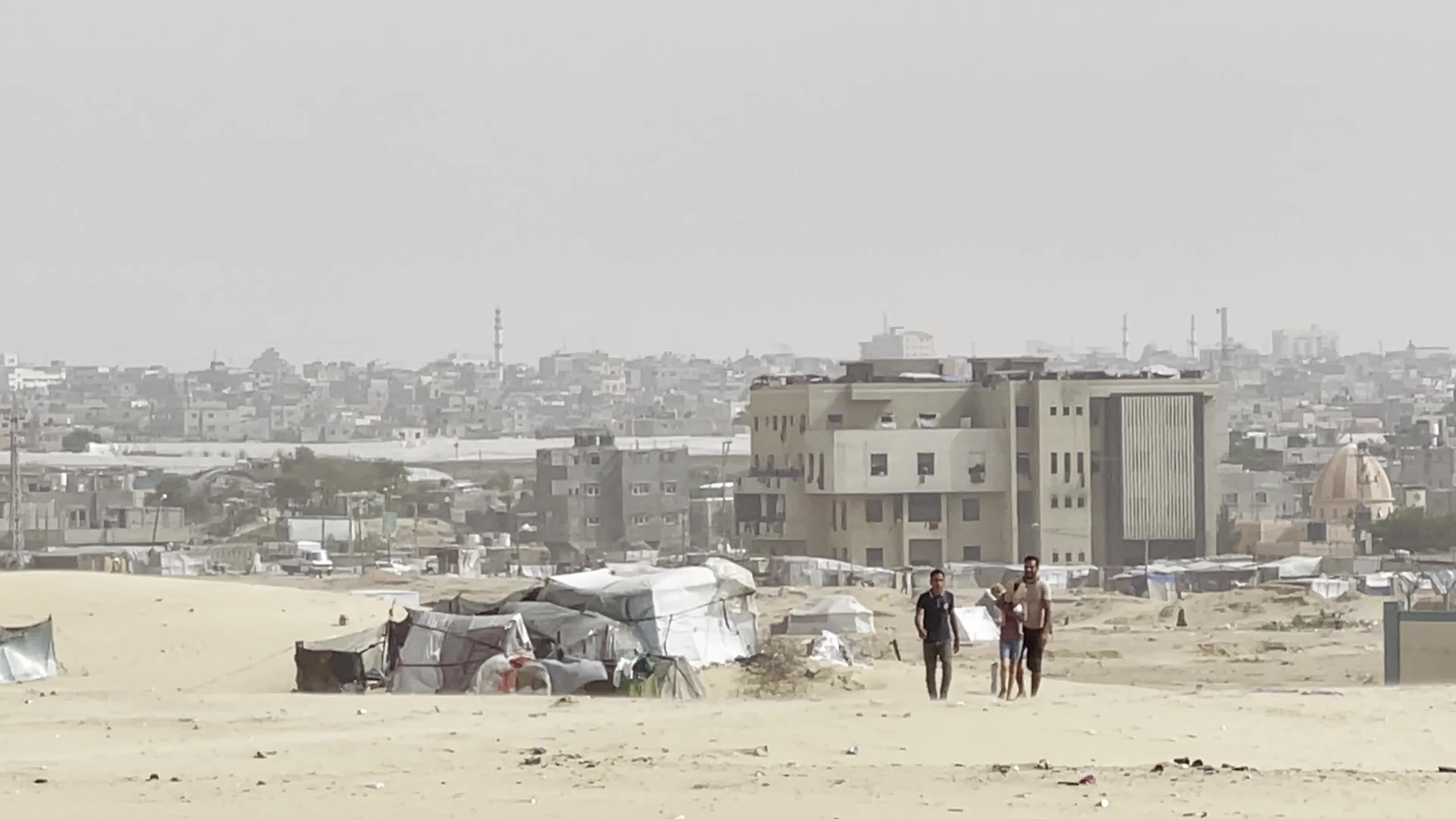 Tents Housing Internally Displaced Palestinians Crowd the Beach in Deir el-Balah, Gaza Strip
