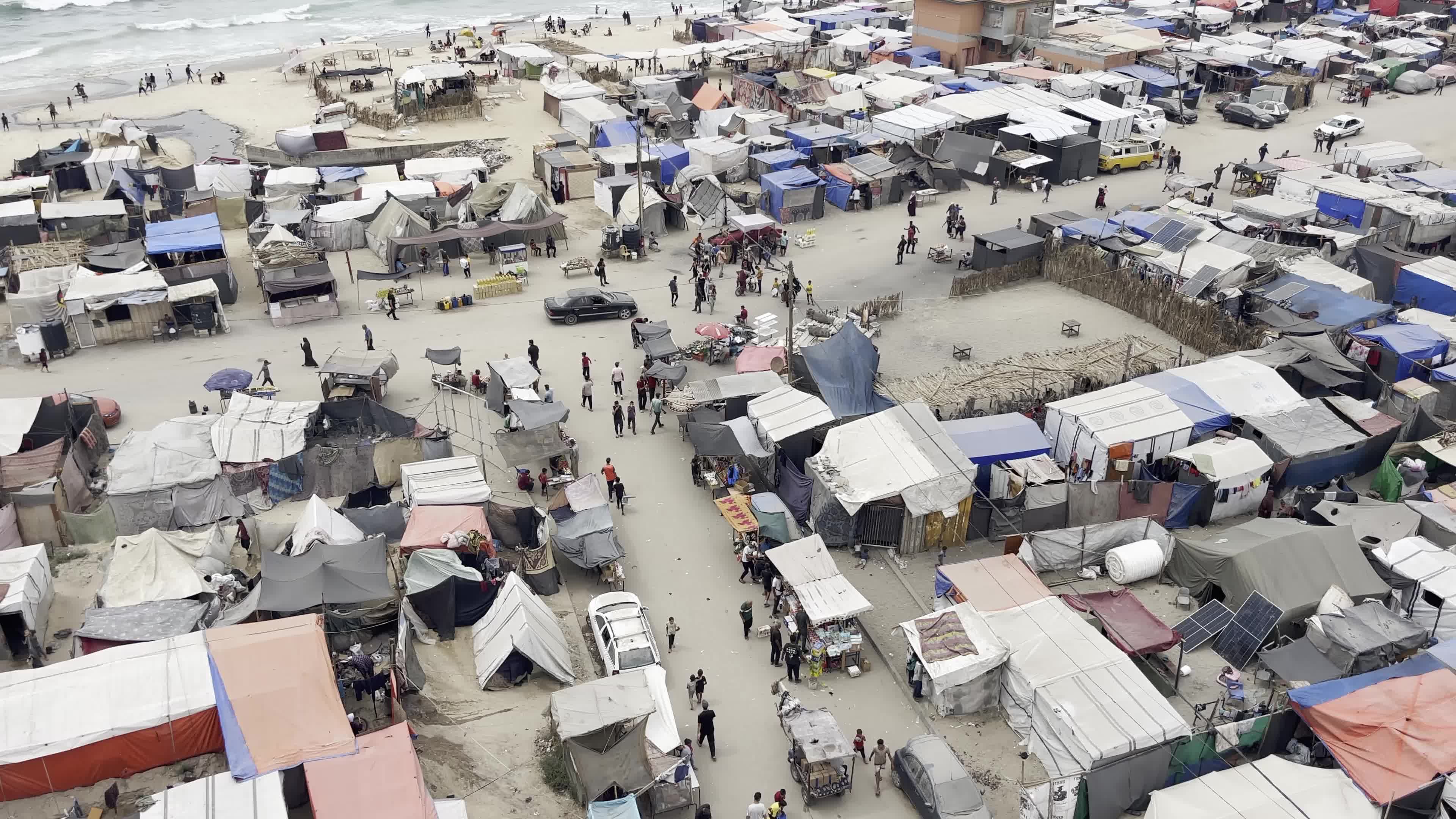 Tents Housing Internally Displaced Palestinians Crowd the Beach in Deir el-Balah, Gaza Strip