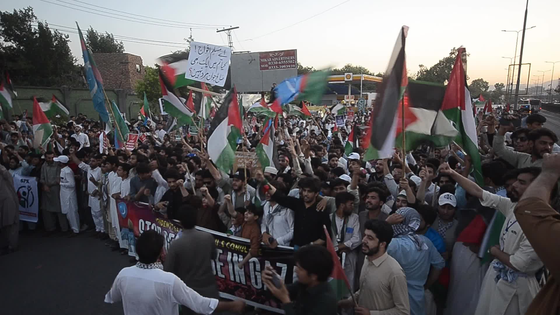 Pakistan's Jamaat-e-Islami party student wing rally in solidarity with the Palestinian people, in Peshawar 