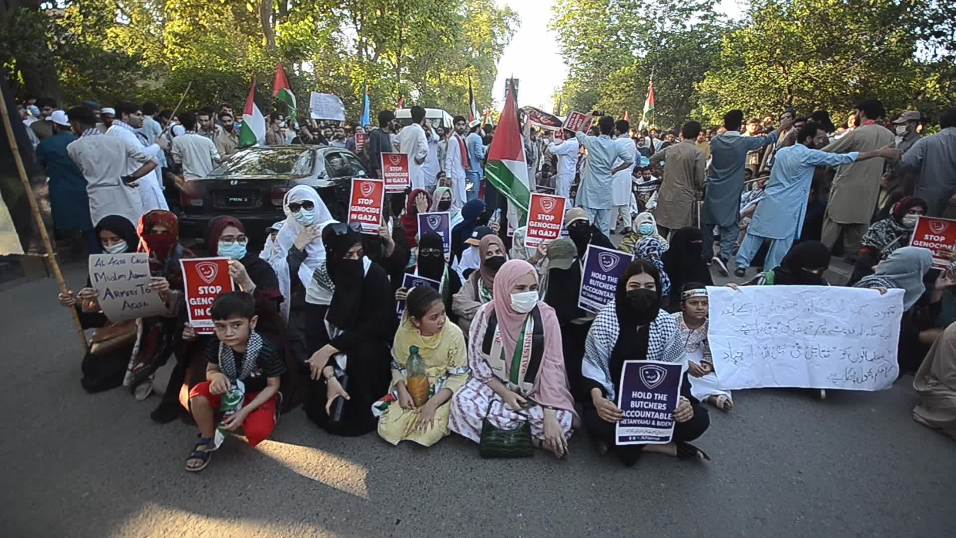 Pakistan's Jamaat-e-Islami party student wing rally in solidarity with the Palestinian people, in Peshawar 