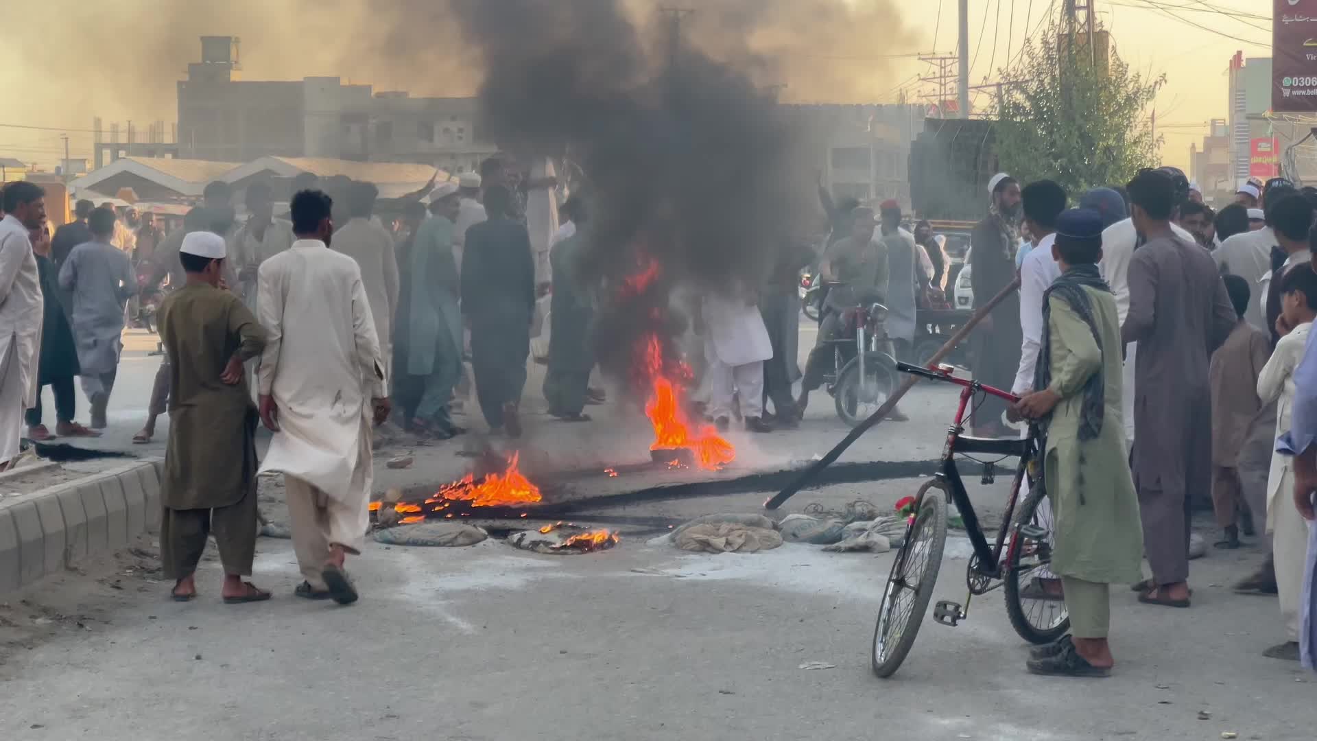 Anger spills onto streets as hours-long loadshedding hits many cities amid soaring temperature