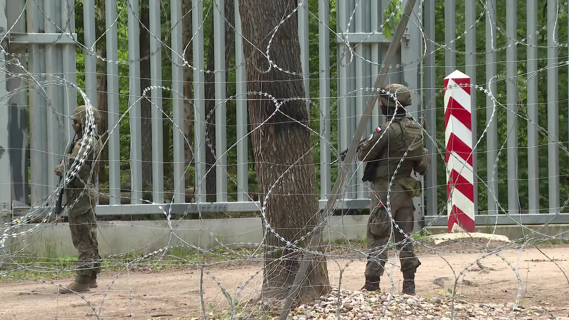 Poland reintroduces exclusion zone on Belarus border