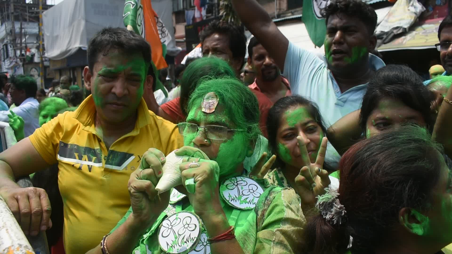TMC supporters celebrate majority win in constituency seats in West bengal in Lok Sabha elections 2024.