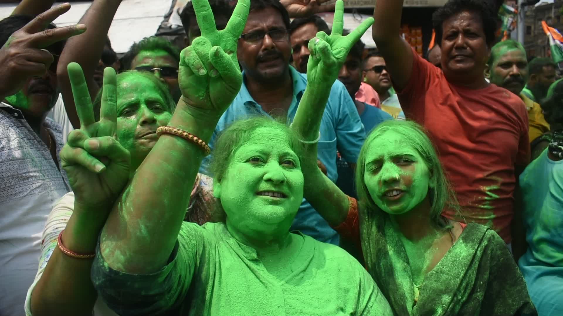 TMC supporters celebrate majority win in constituency seats in West bengal in Lok Sabha elections 2024.