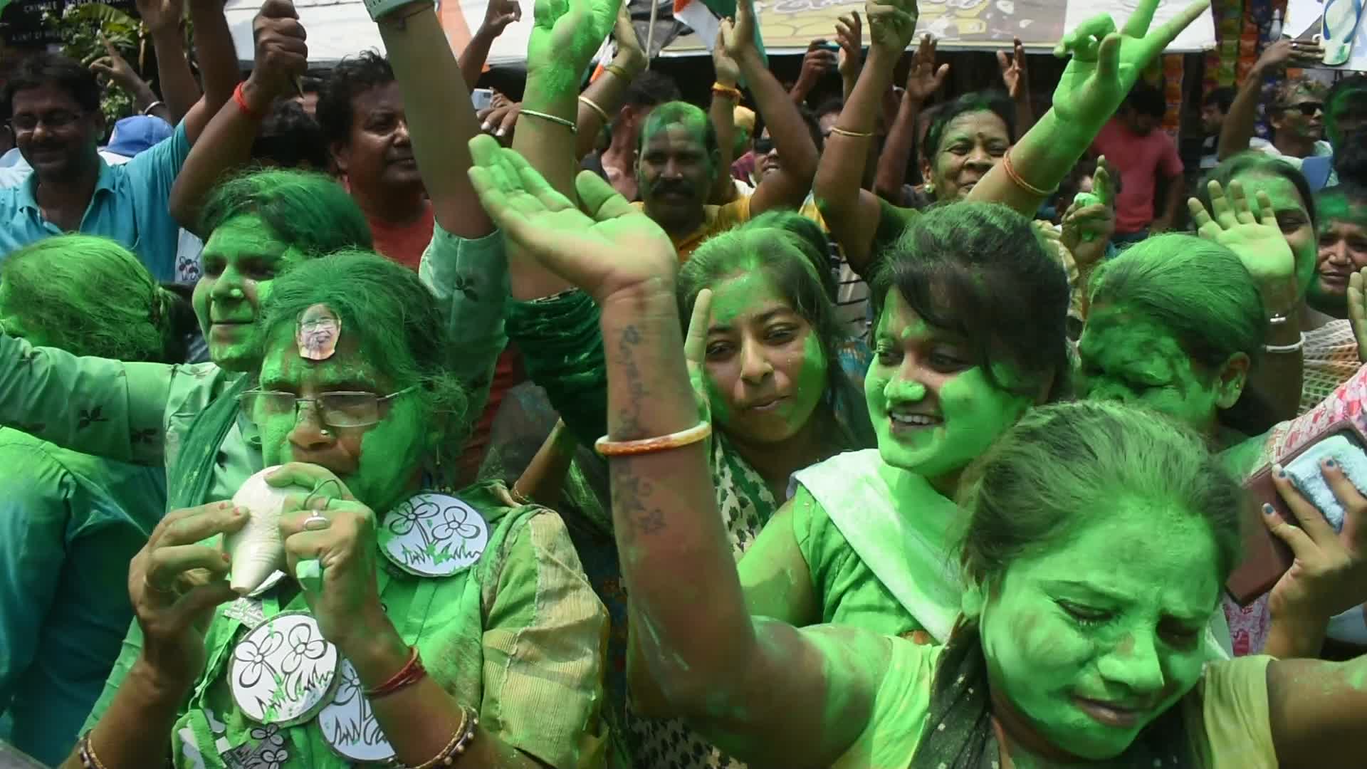 TMC supporters celebrate majority win in constituency seats in West bengal in Lok Sabha elections 2024.