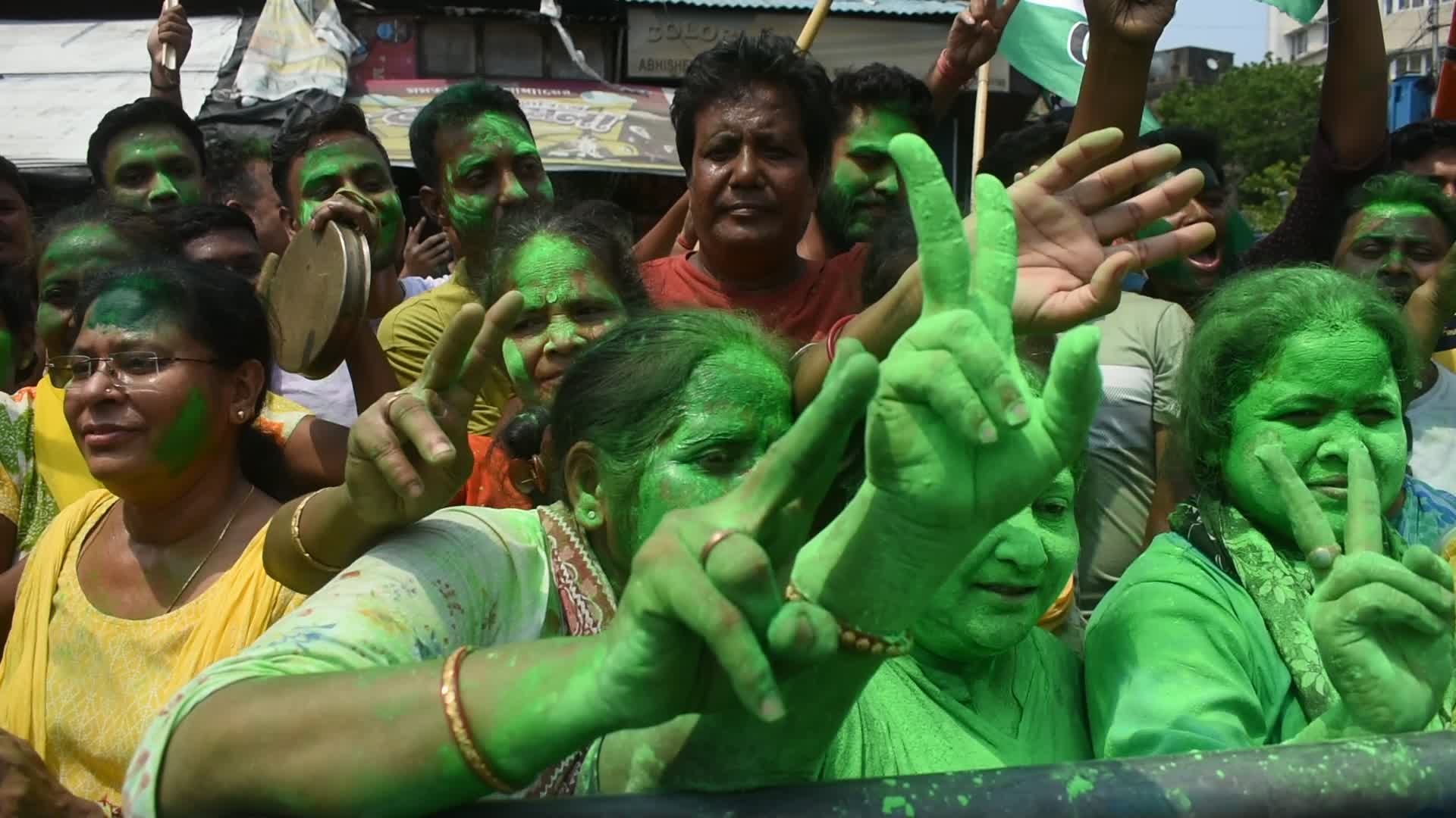 TMC supporters celebrate majority win in constituency seats in West bengal in Lok Sabha elections 2024.