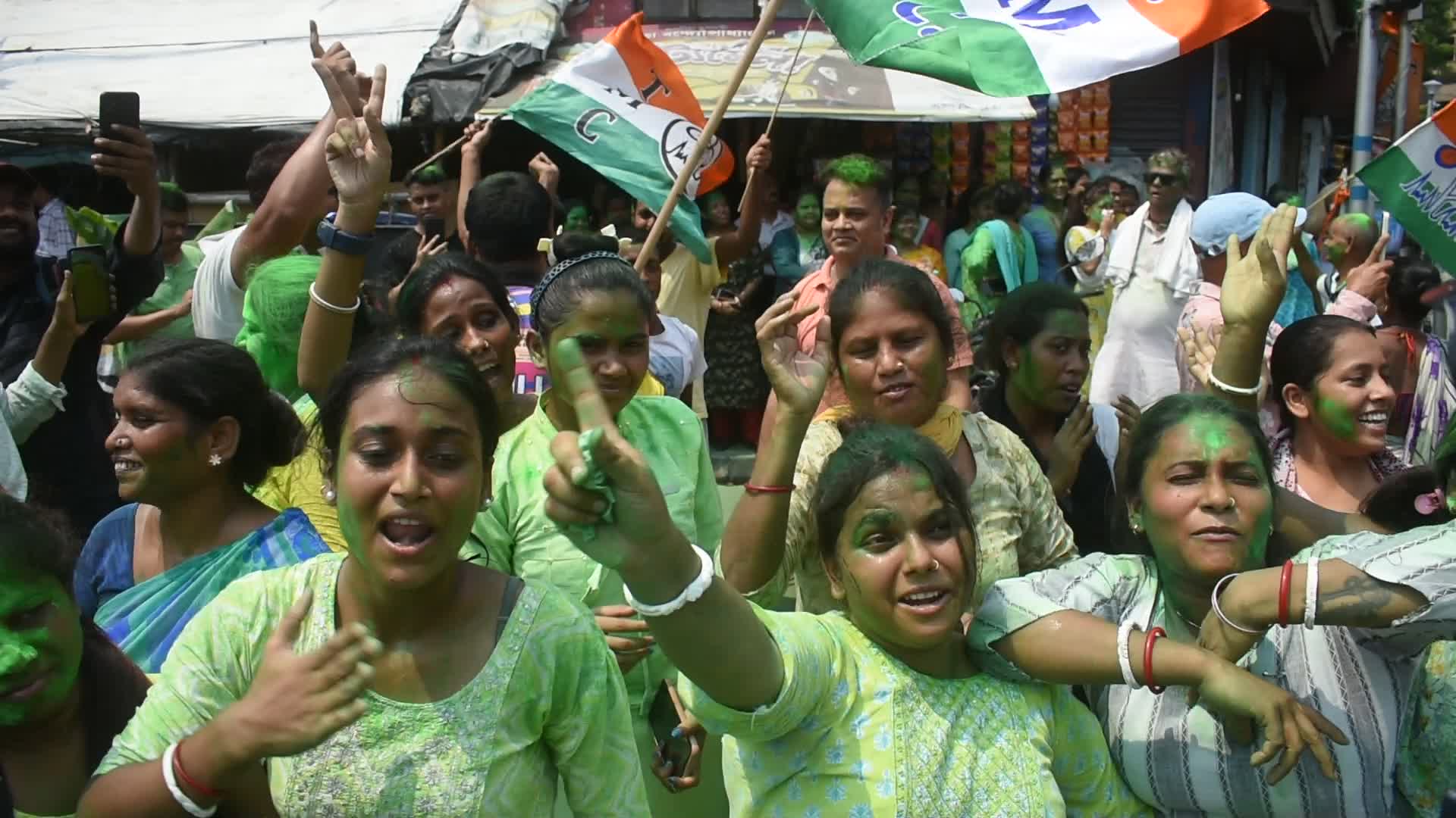 TMC supporters celebrate majority win in constituency seats in West bengal in Lok Sabha elections 2024.