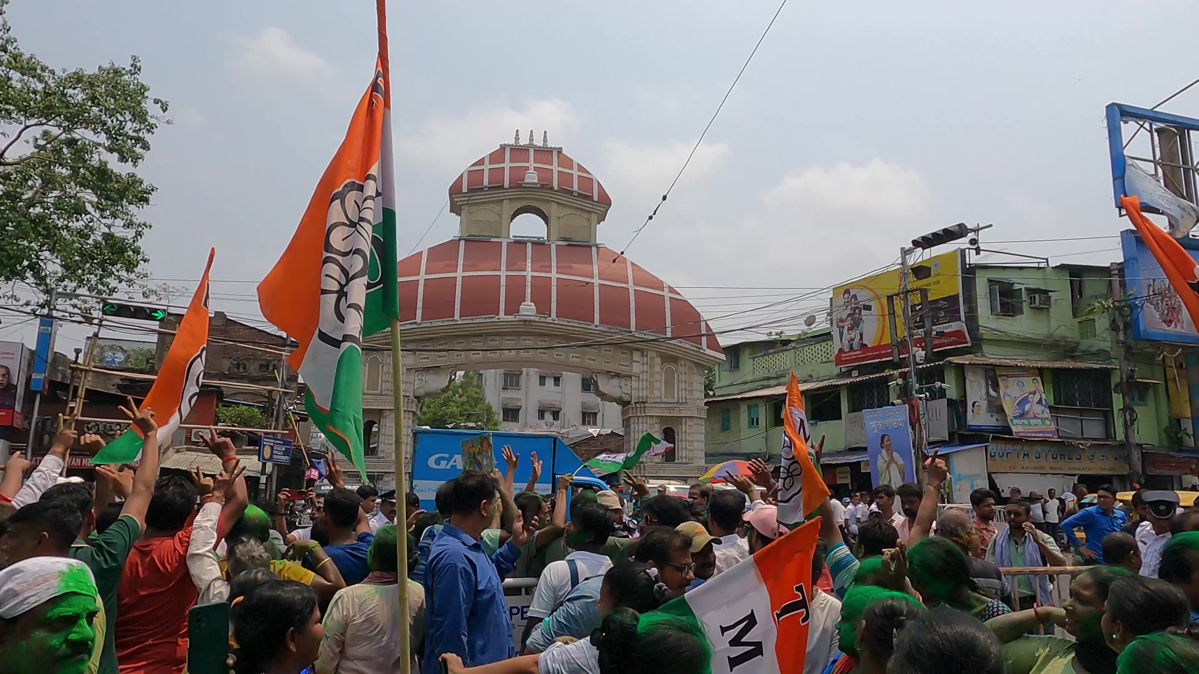 TMC Supporters Celebrate Majority Win In Lok Sabha Seats In West Bengal 
