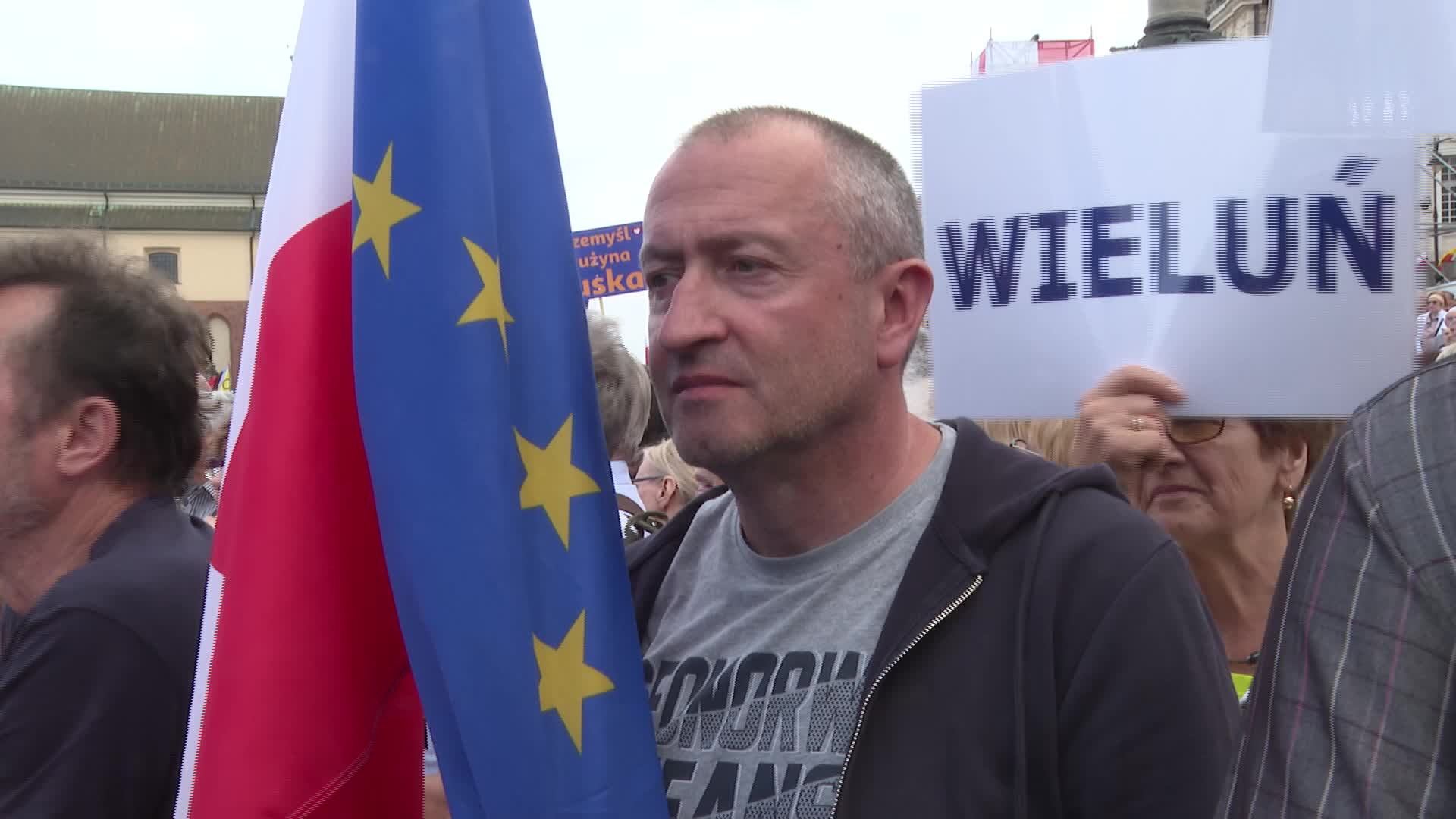 Thousands gathered in Warsaw for a rally ahead of  European elections