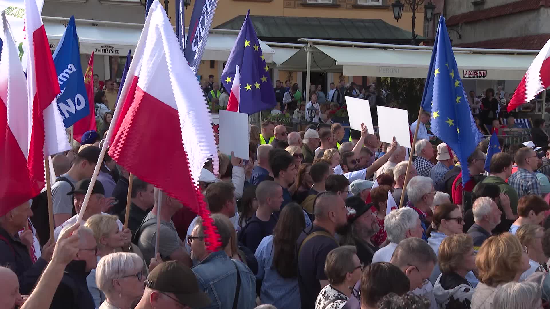 Thousands gathered in Warsaw for a rally ahead of  European elections