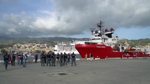 Immigration Landing In Sicily