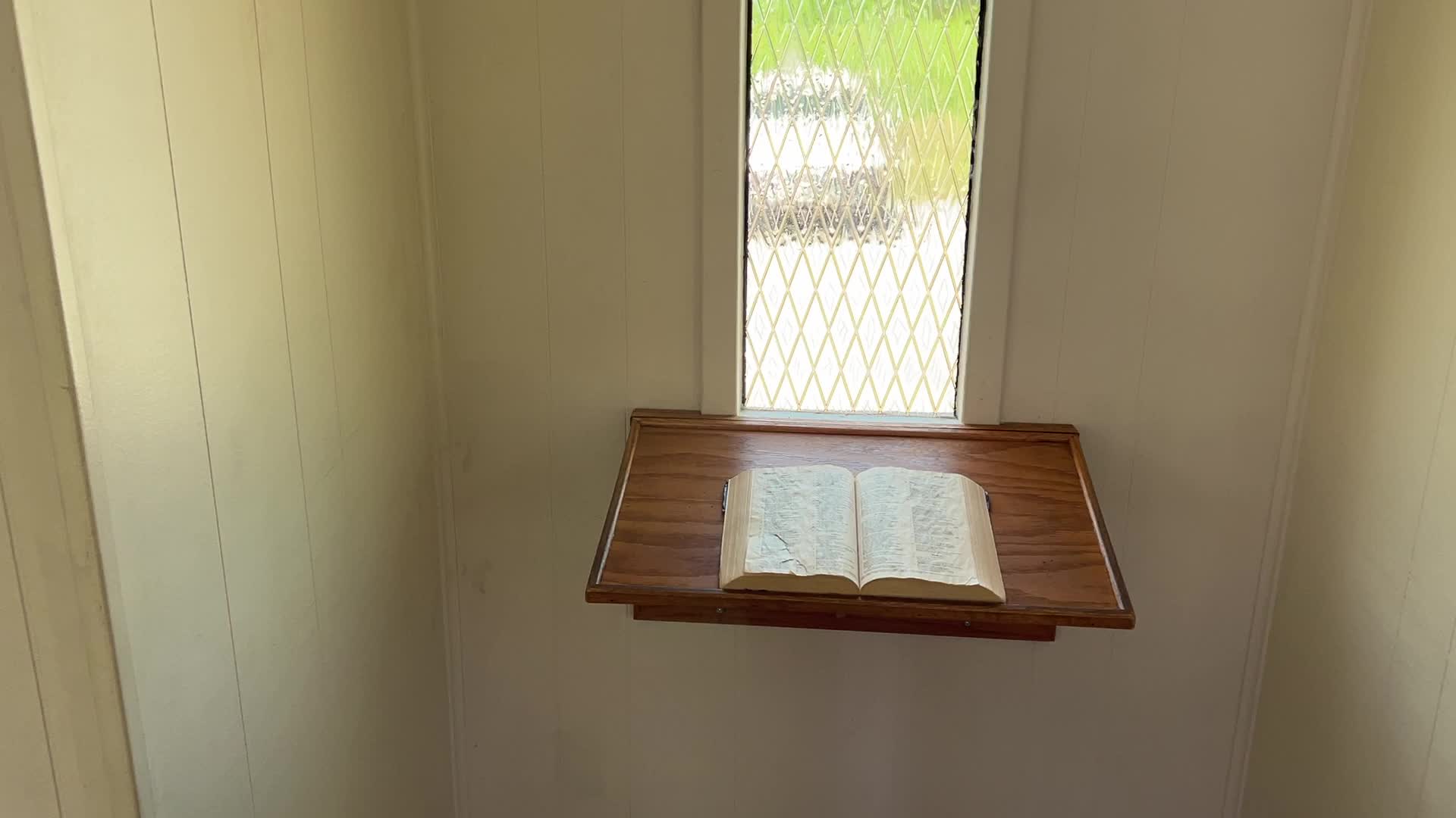 Smallest chapel in the World