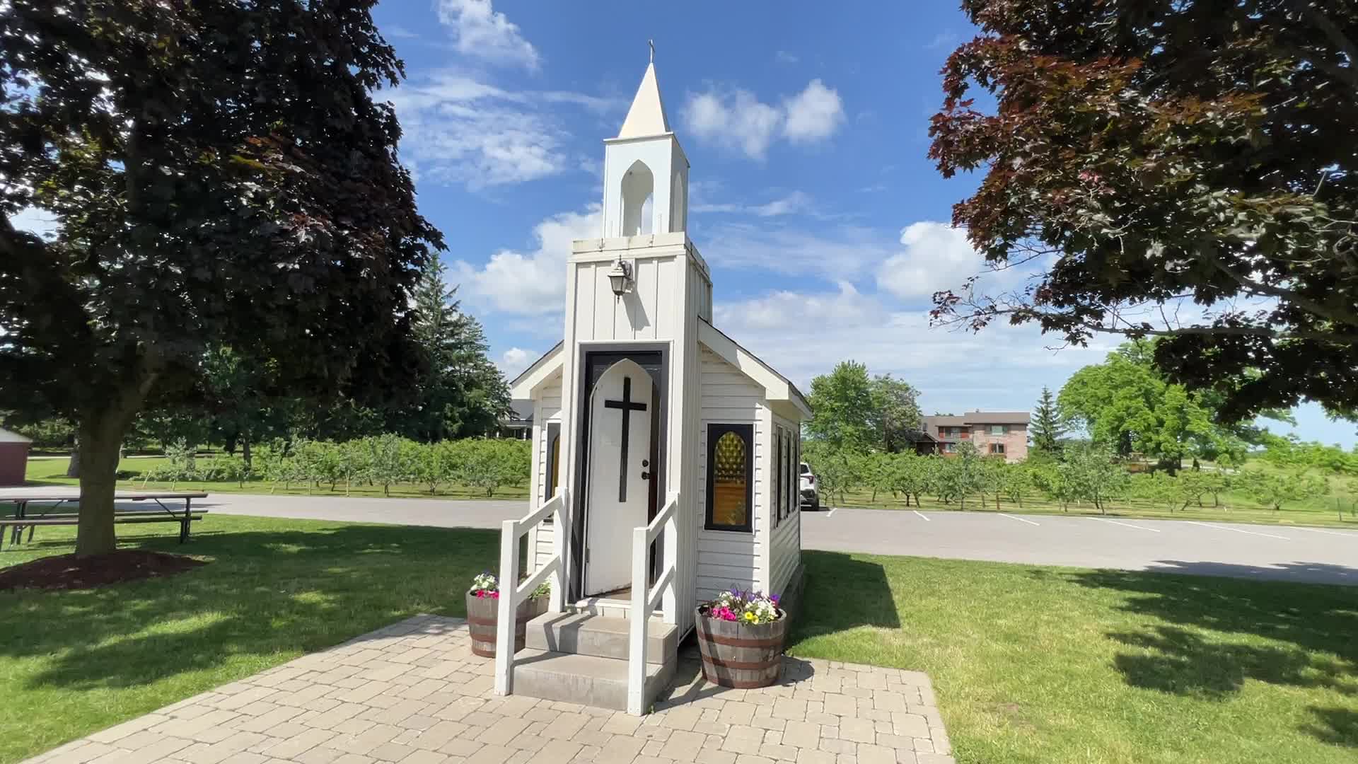 Smallest chapel in the World
