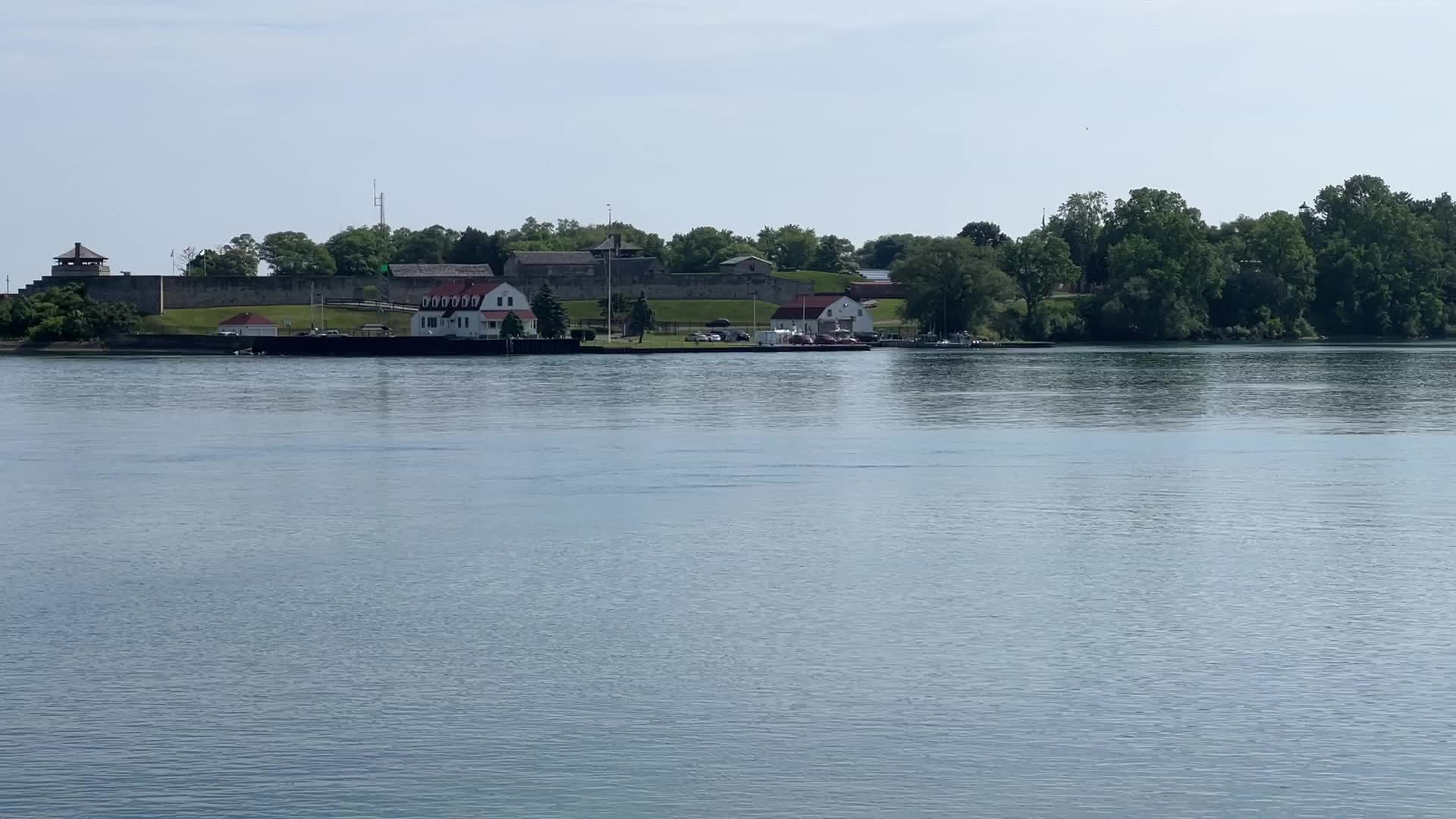 Daily life along Lake Ontario