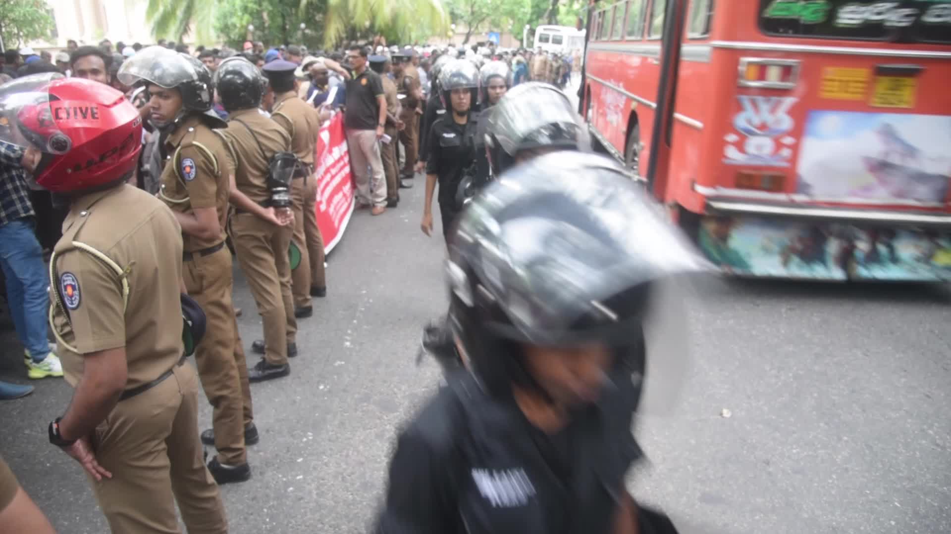  University staff stage protests for payment increase in Colombo