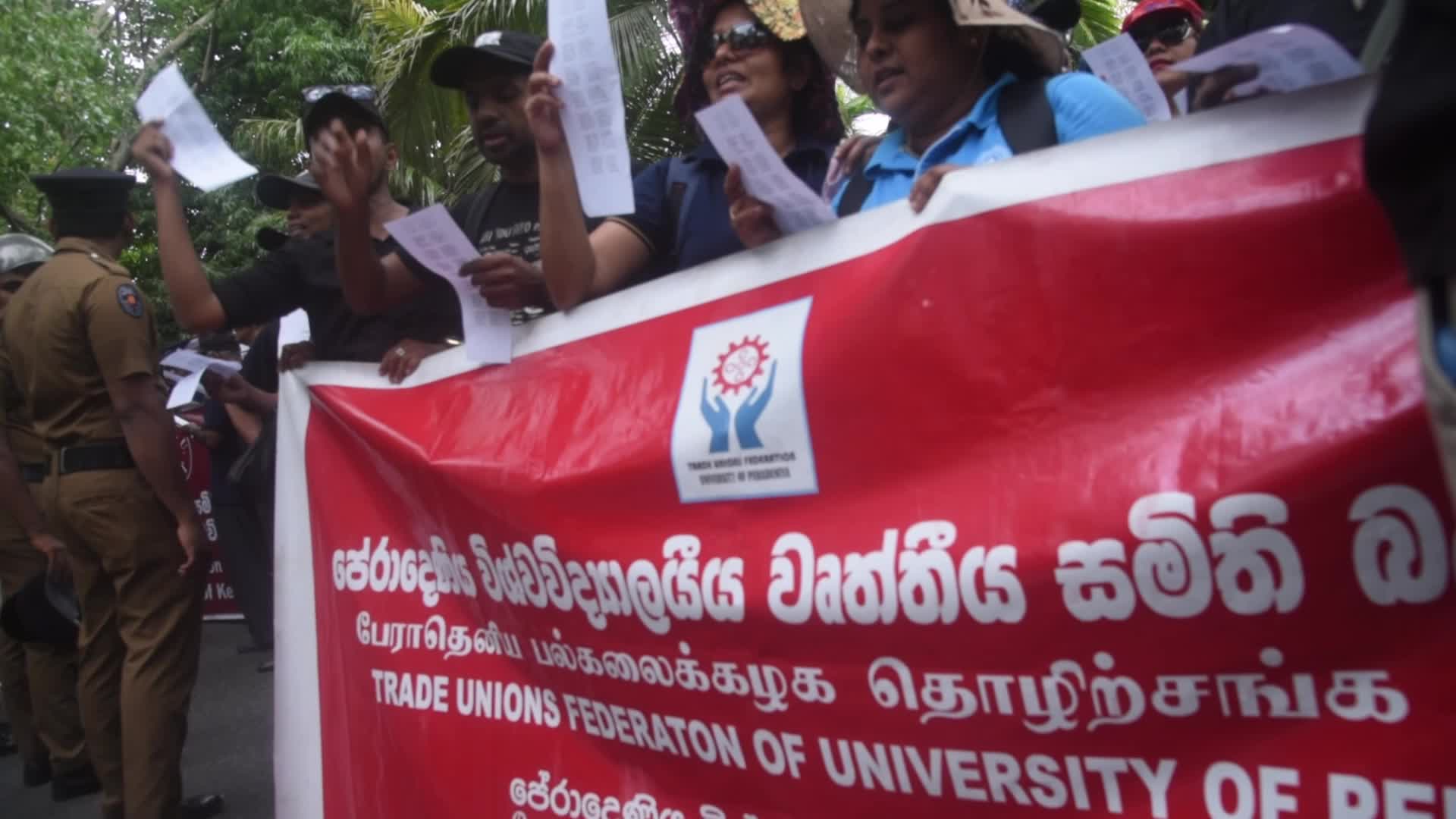  University staff stage protests for payment increase in Colombo