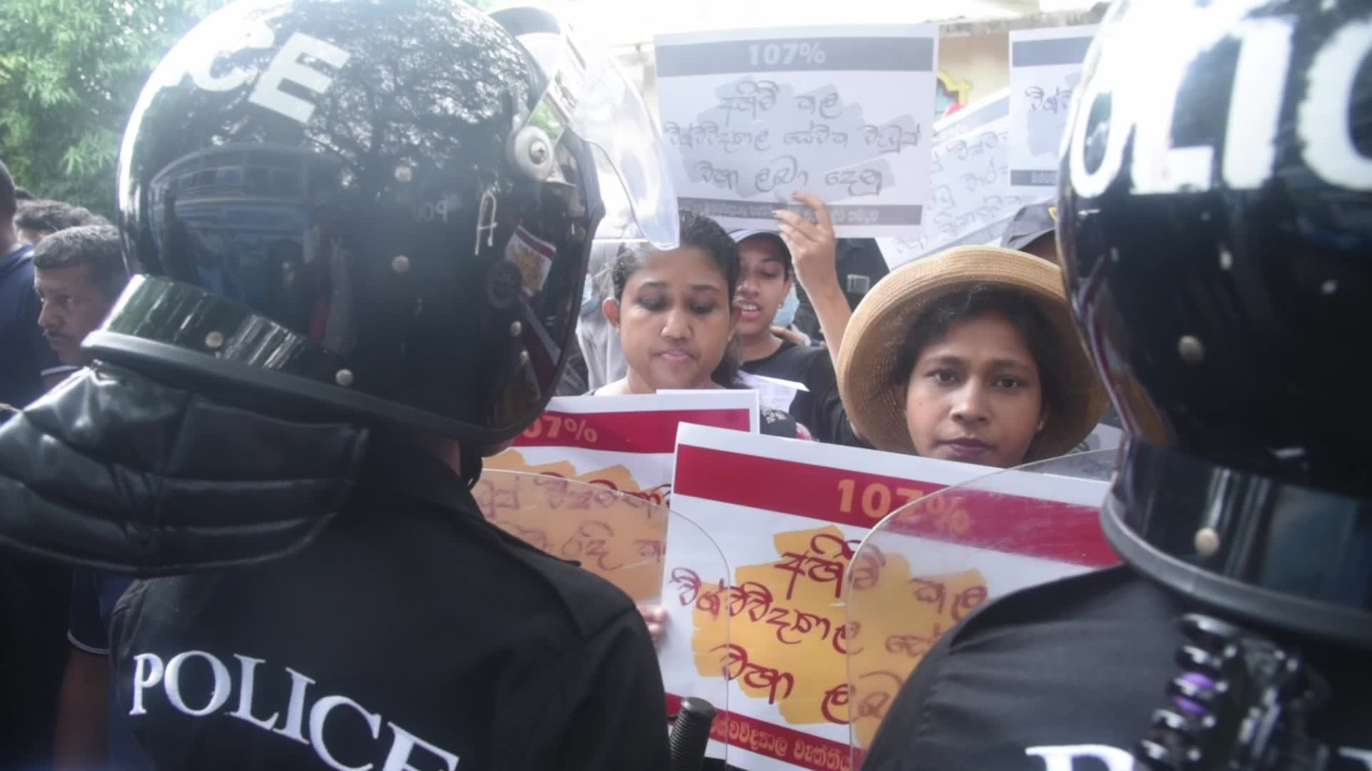  University staff stage protests for payment increase in Colombo