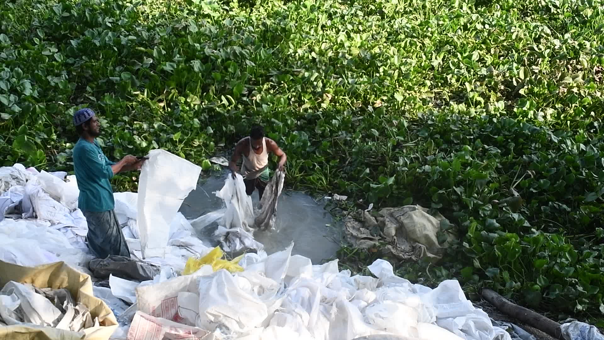 River pollution in Bangladesh 