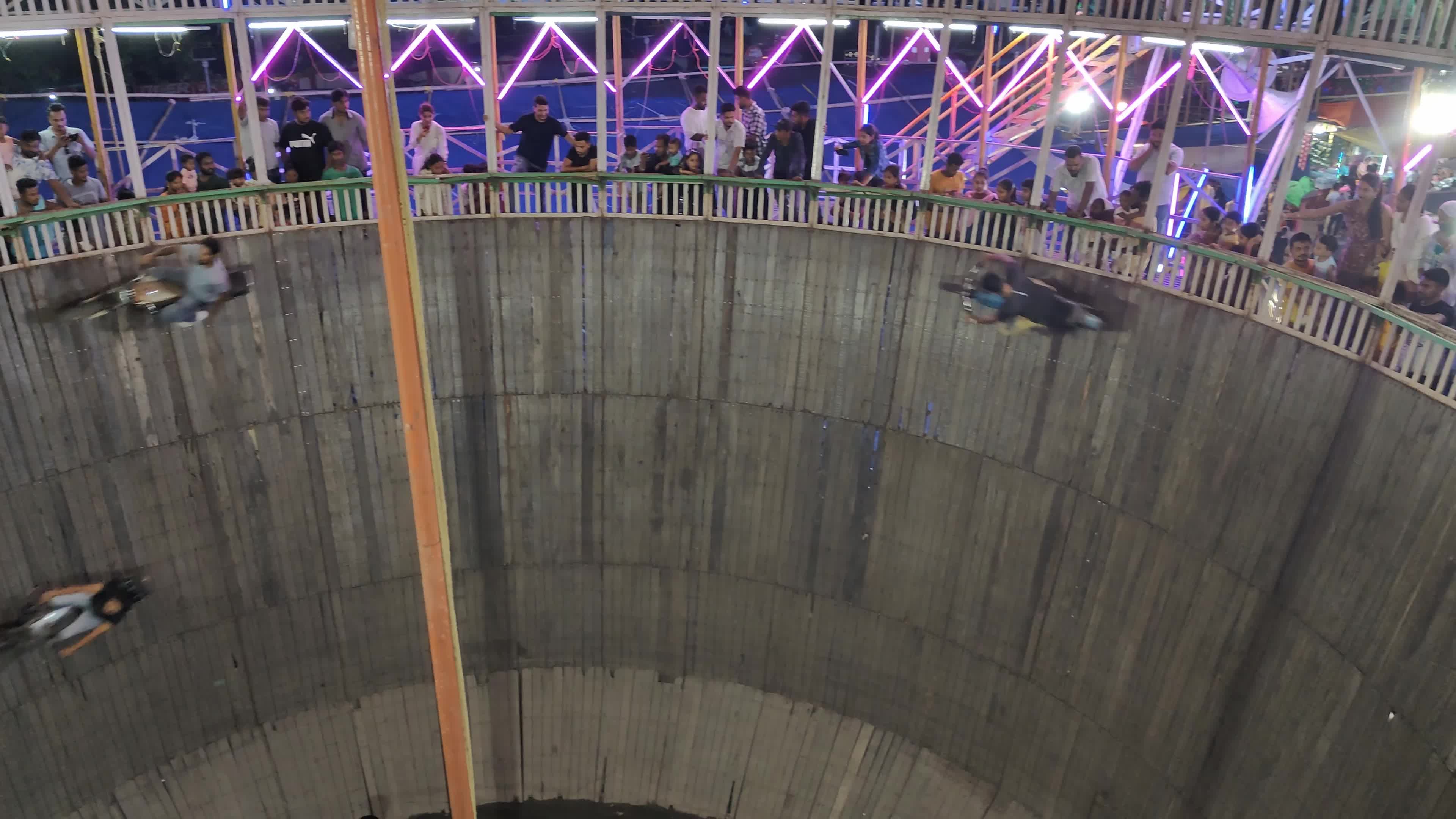 Well of Death stunt in India 