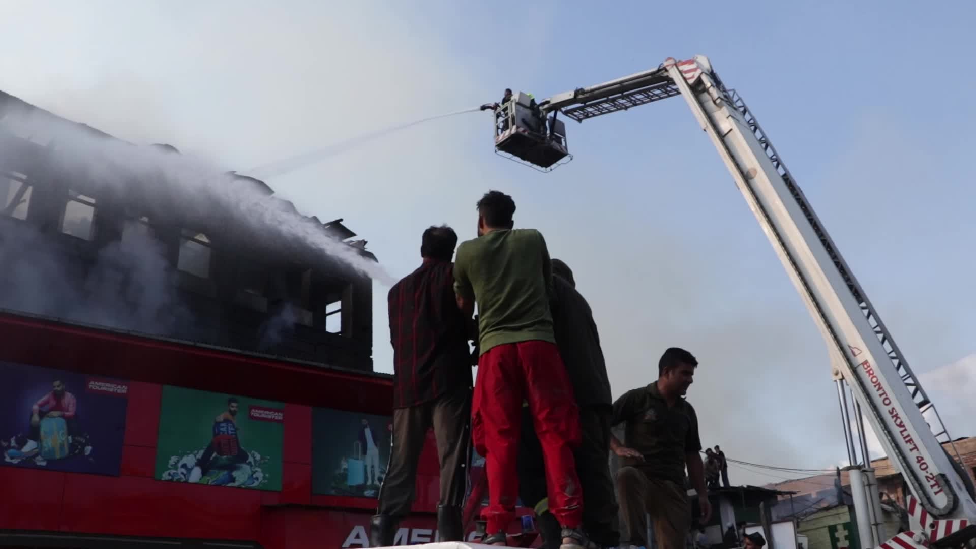 Blaze Engulfs Downtown in Kashmir, India