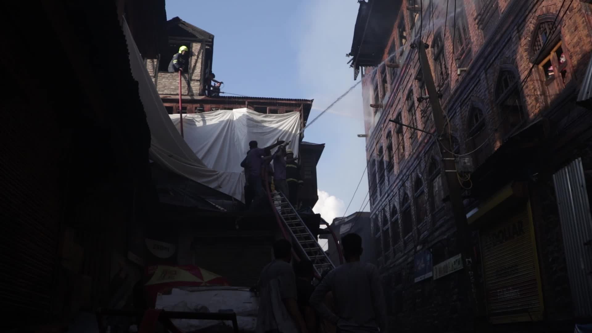 Blaze Engulfs Downtown in Kashmir, India