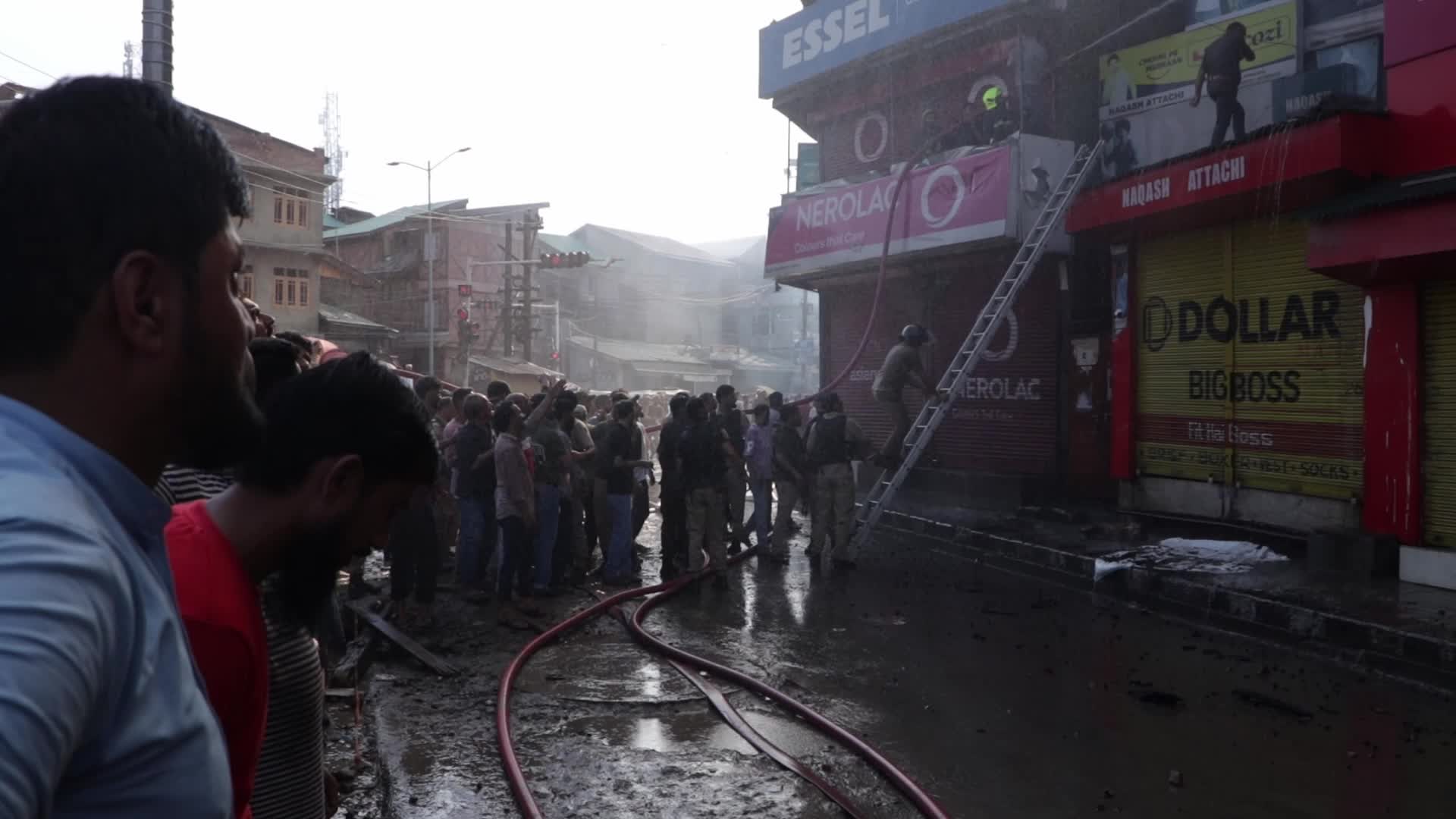 Blaze Engulfs Downtown in Kashmir, India