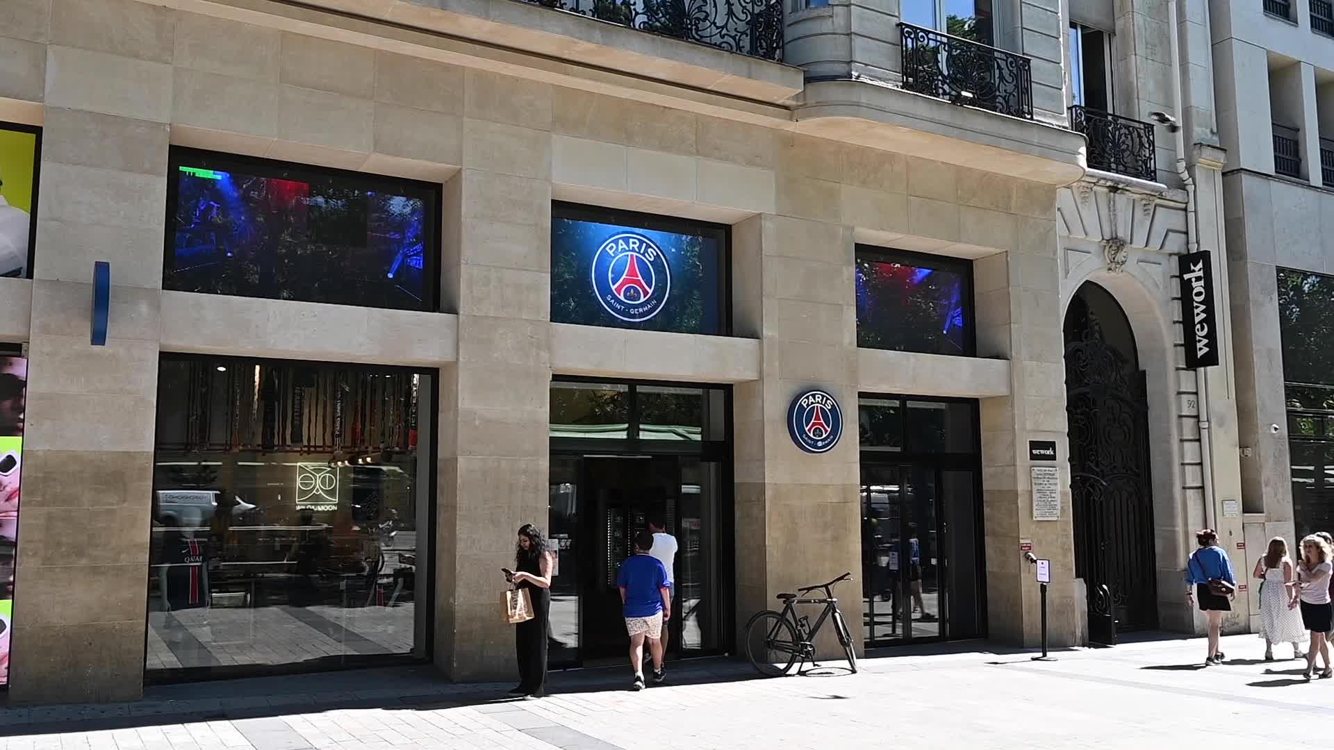 PSG store in Paris 2