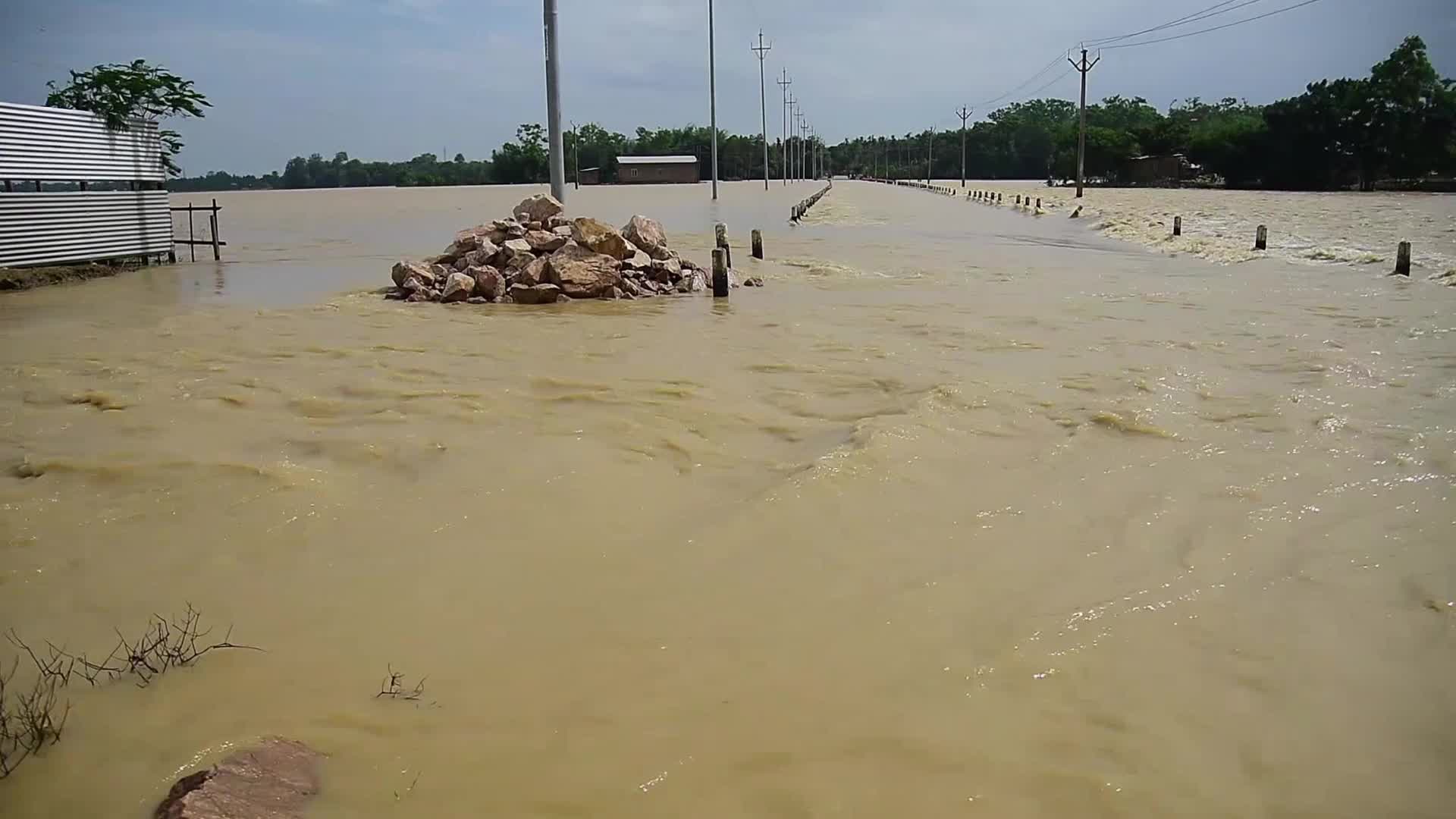 Assam flood situation deteriorates,over 16 lakh displaced 