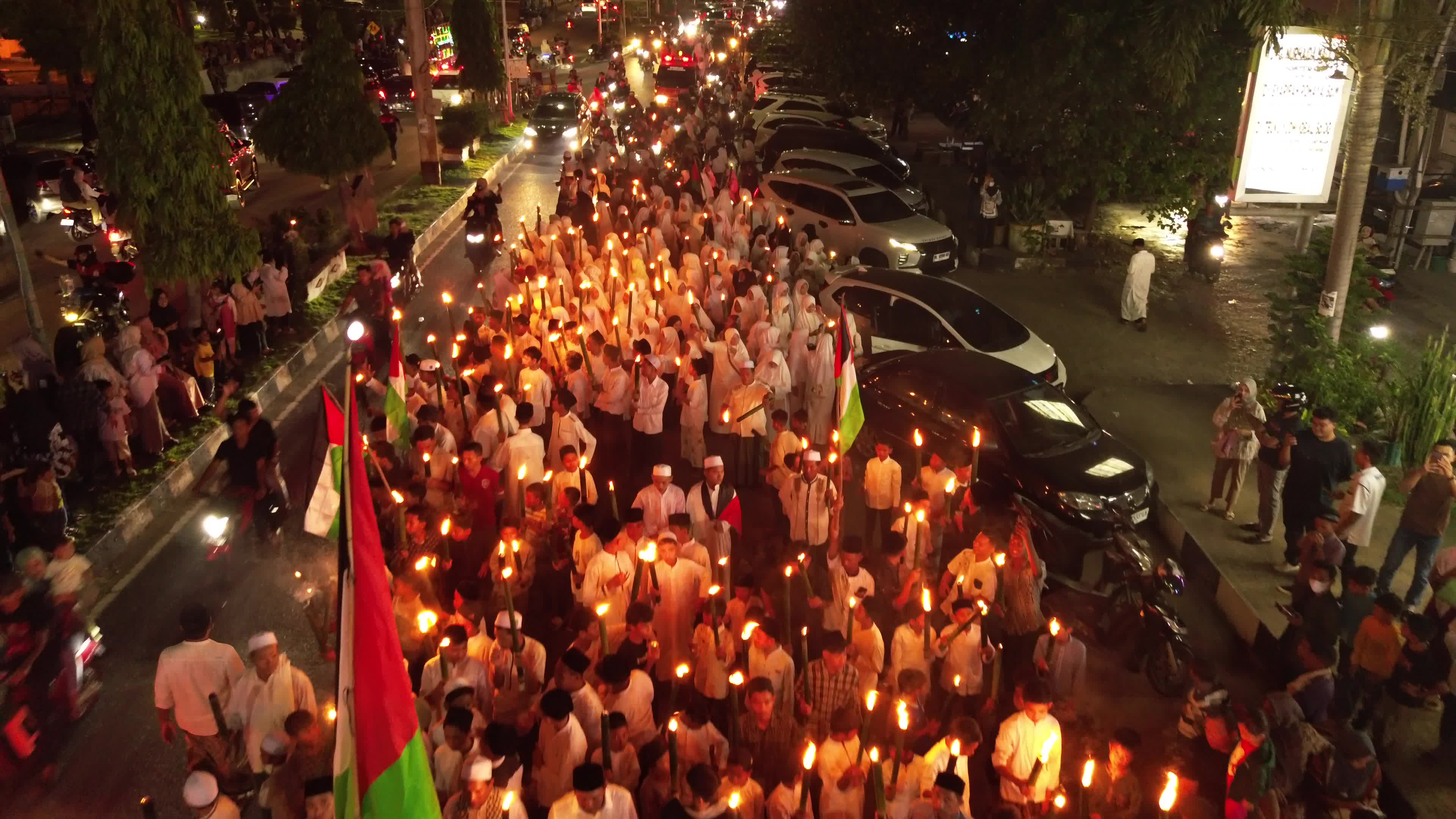 Torch Parade welcomes the Islamic New Year in Aceh