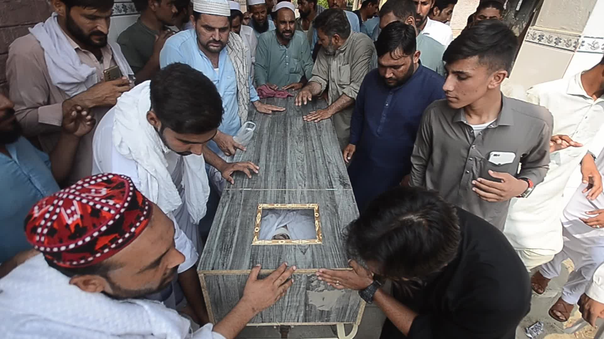 People killed in an explosion on a roadside in Mardan 