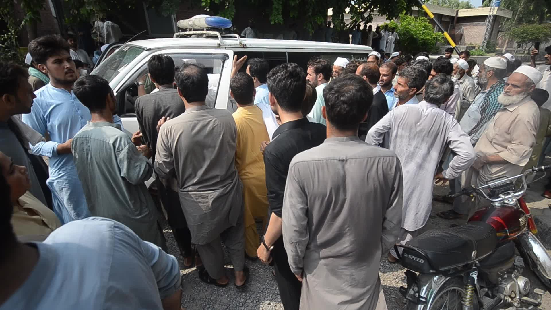 People killed in an explosion on a roadside in Mardan 