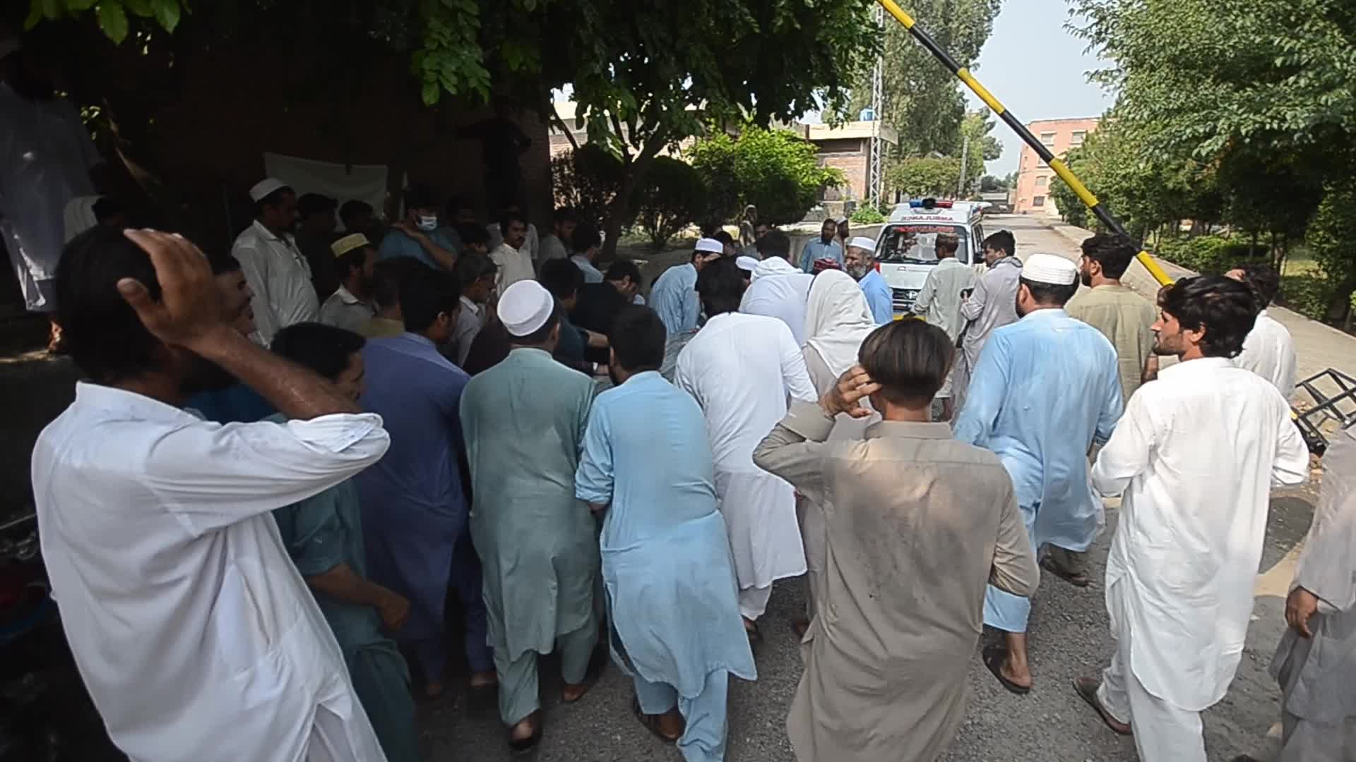 People killed in an explosion on a roadside in Mardan 