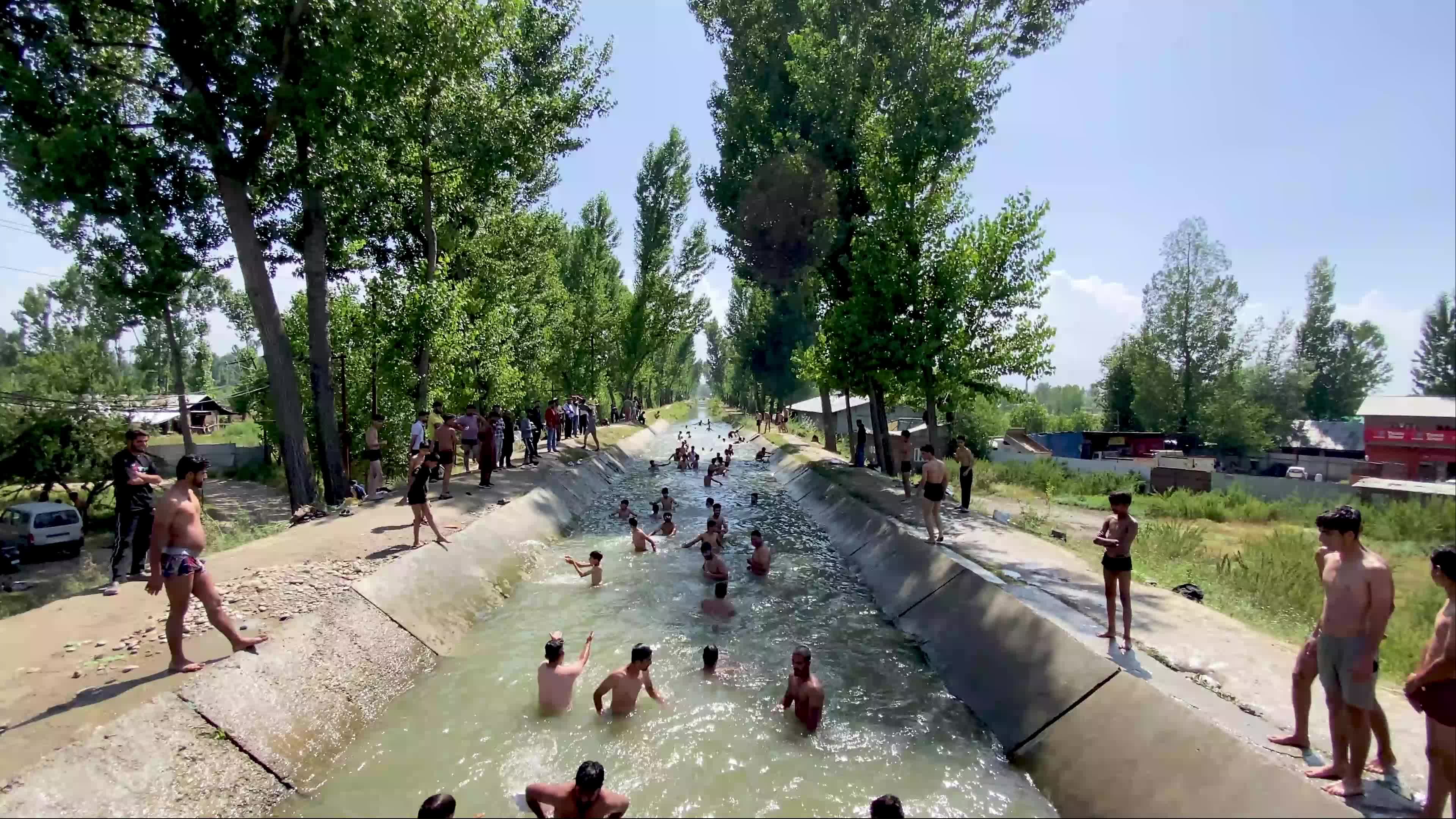Climate change is causing record heat in Kashmir, India